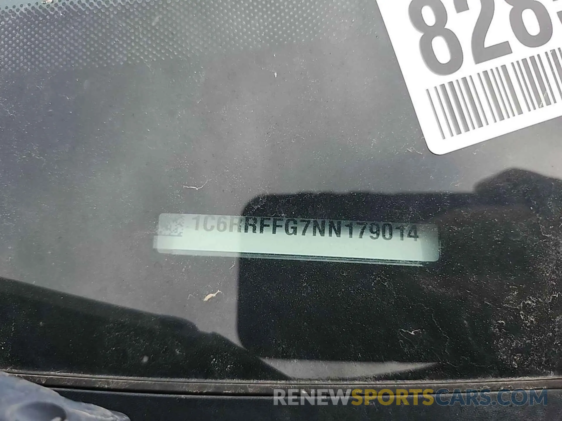 1 Photograph of a damaged car 1C6RRFFG7NN179014 RAM 1500 2022