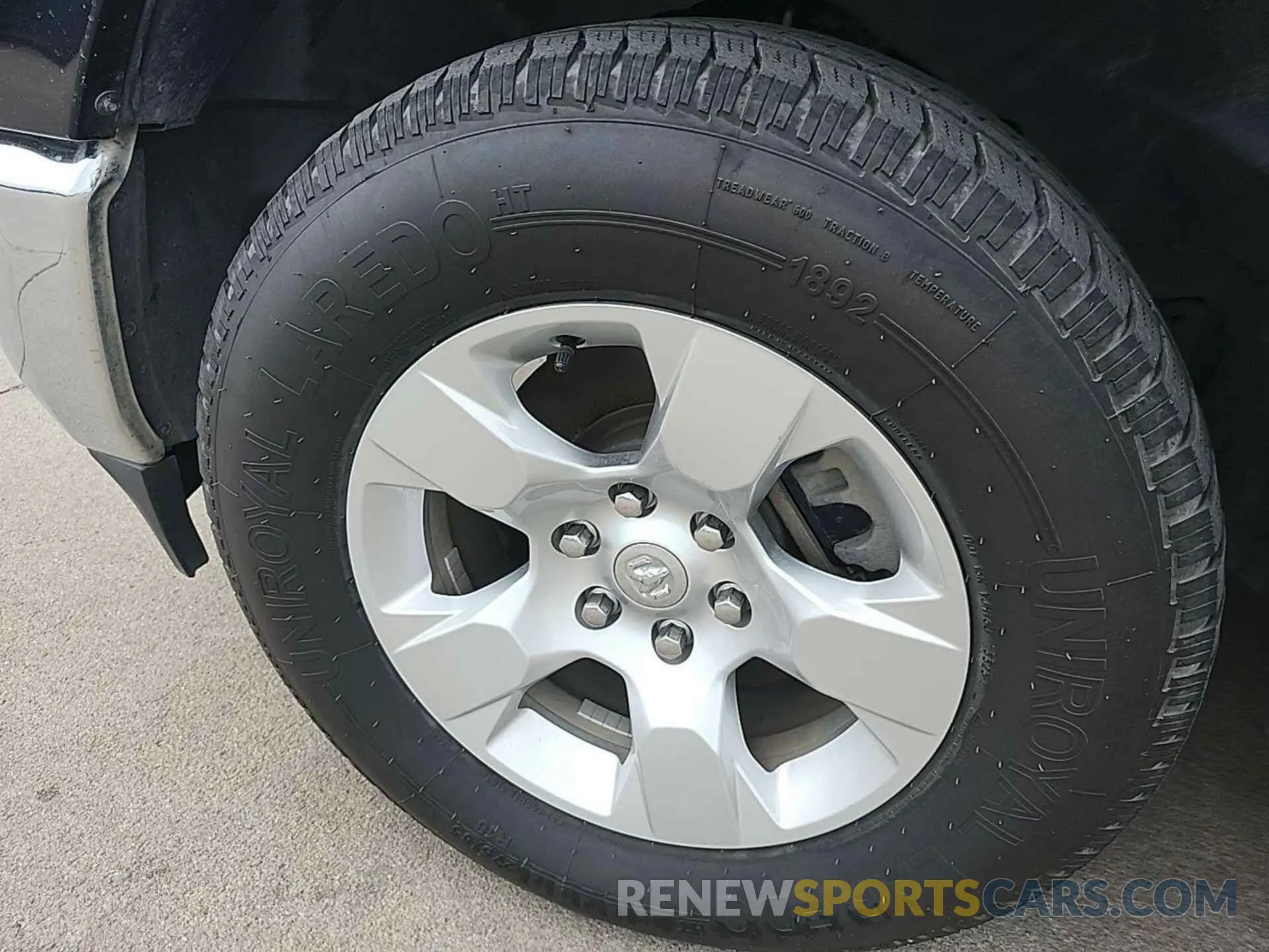 2 Photograph of a damaged car 1C6RRFFG7NN179014 RAM 1500 2022