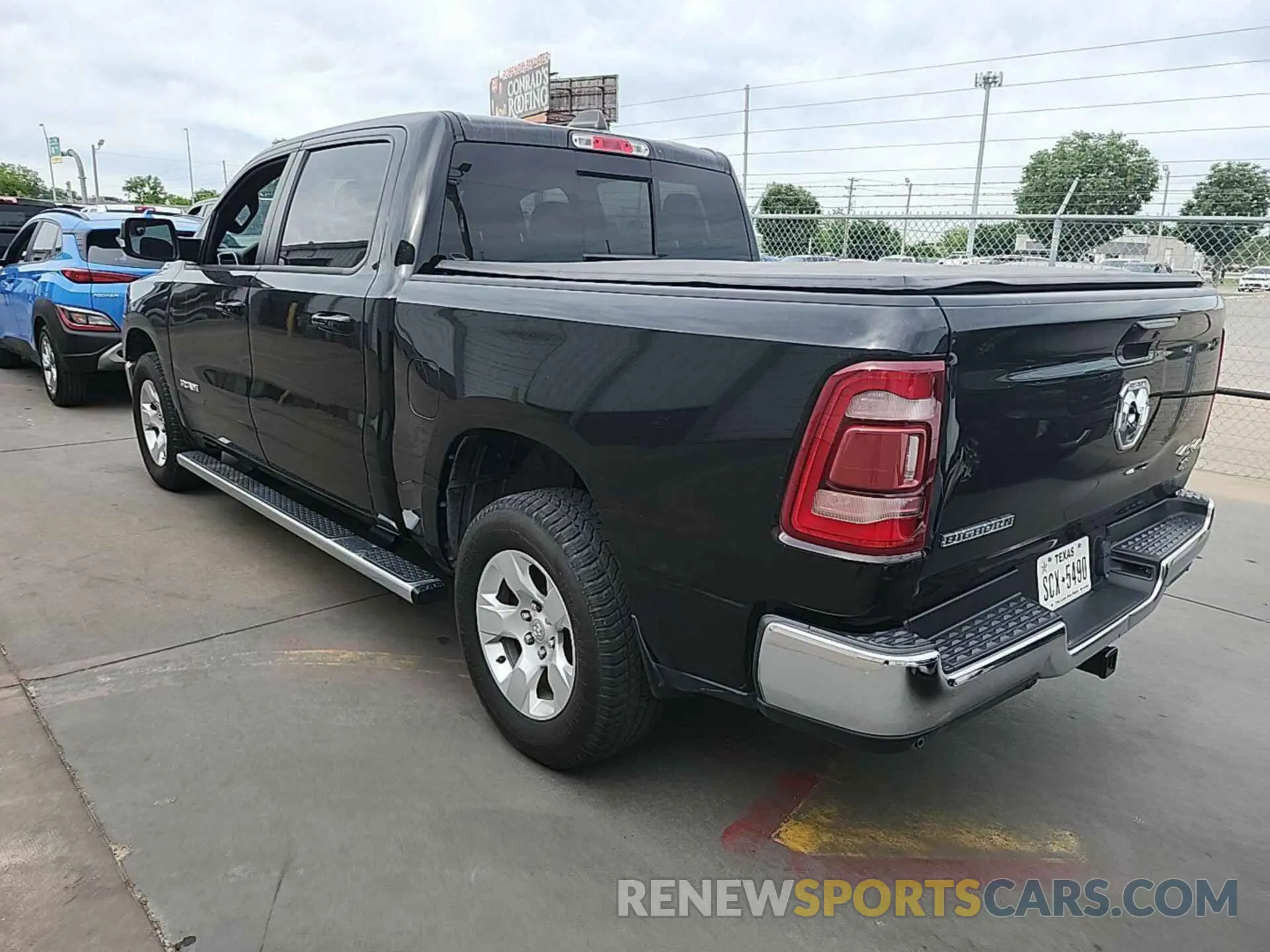 4 Photograph of a damaged car 1C6RRFFG7NN179014 RAM 1500 2022