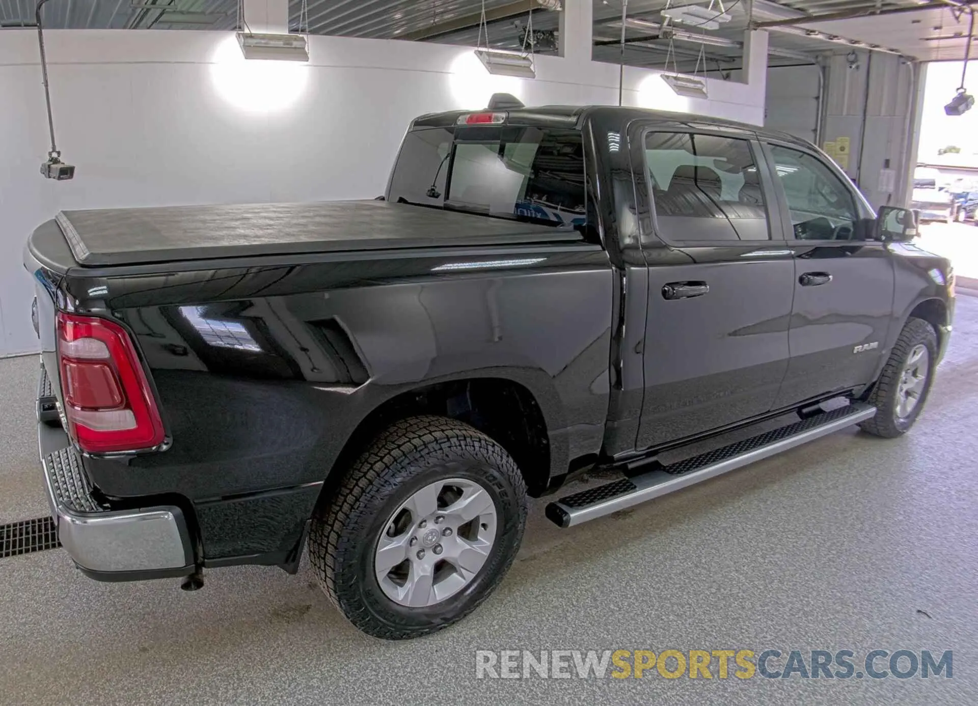 30 Photograph of a damaged car 1C6RRFFG7NN179045 RAM 1500 2022