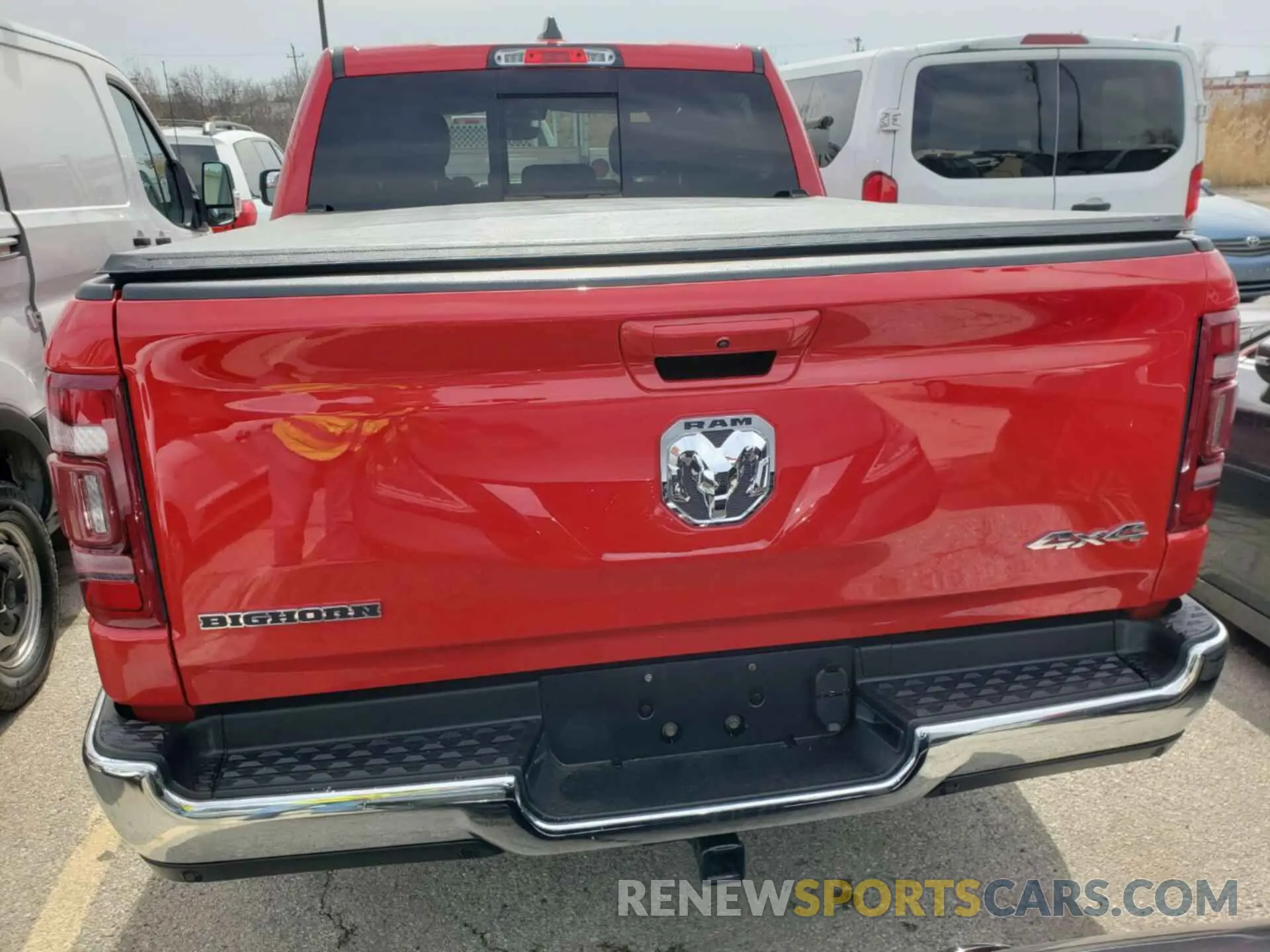 27 Photograph of a damaged car 1C6RRFFG7NN187808 RAM 1500 2022