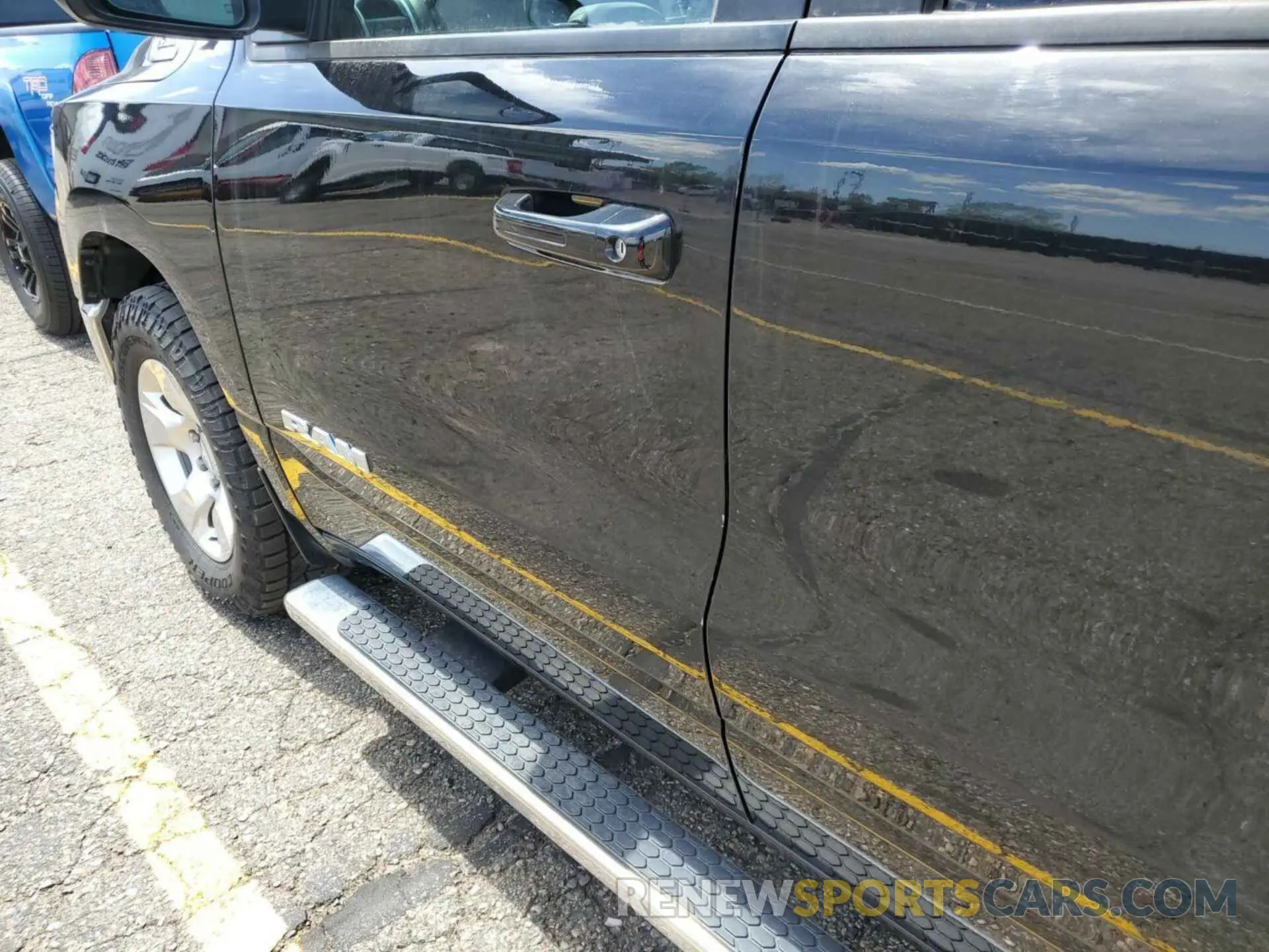 1 Photograph of a damaged car 1C6RRFFG7NN190935 RAM 1500 2022