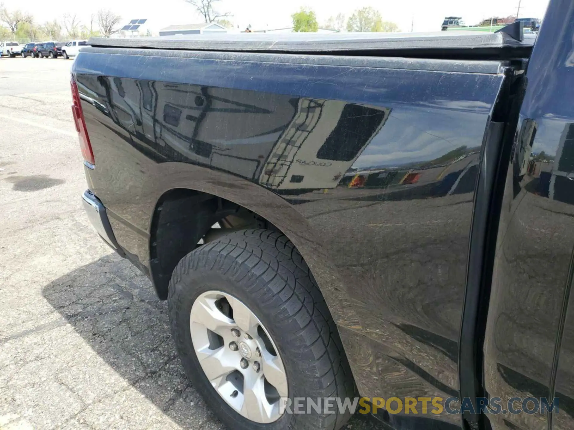 18 Photograph of a damaged car 1C6RRFFG7NN190935 RAM 1500 2022