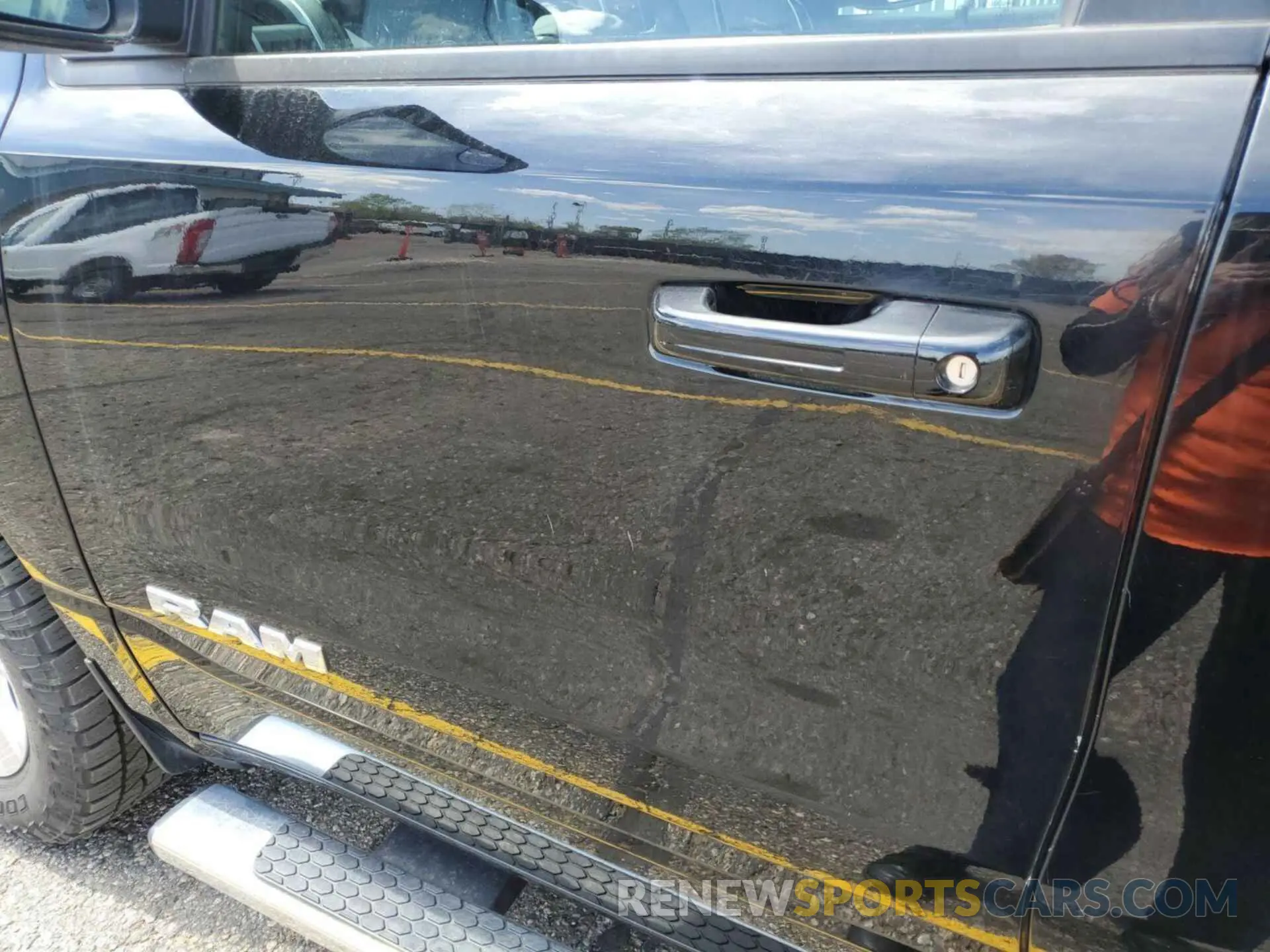 20 Photograph of a damaged car 1C6RRFFG7NN190935 RAM 1500 2022