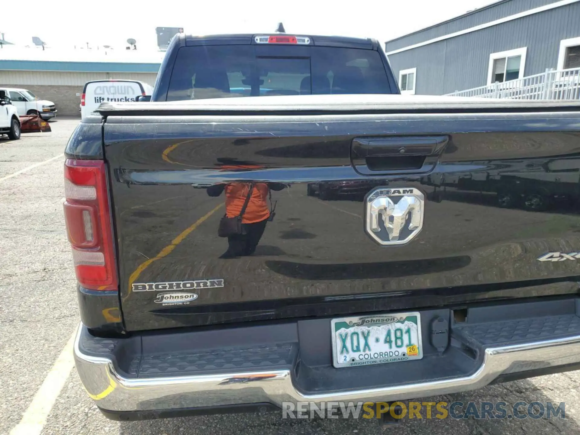 3 Photograph of a damaged car 1C6RRFFG7NN190935 RAM 1500 2022