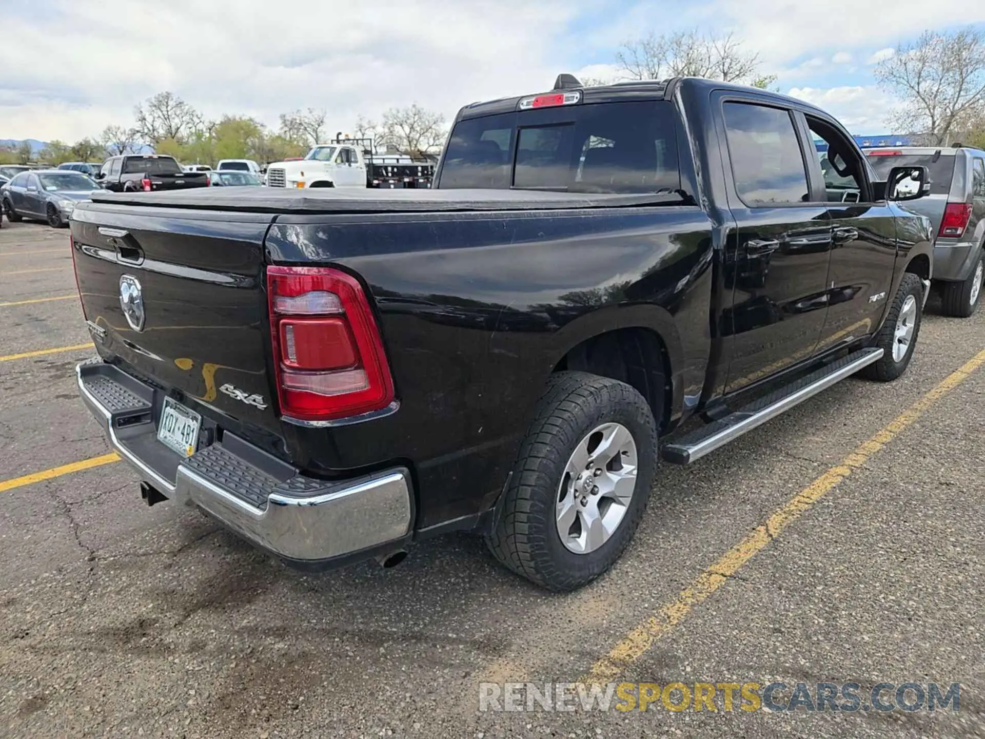 5 Photograph of a damaged car 1C6RRFFG7NN190935 RAM 1500 2022