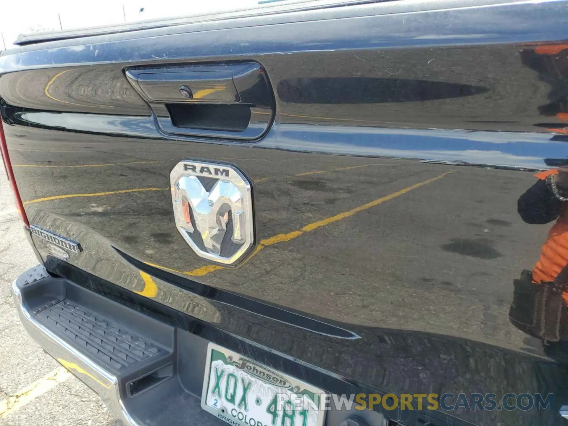 7 Photograph of a damaged car 1C6RRFFG7NN190935 RAM 1500 2022