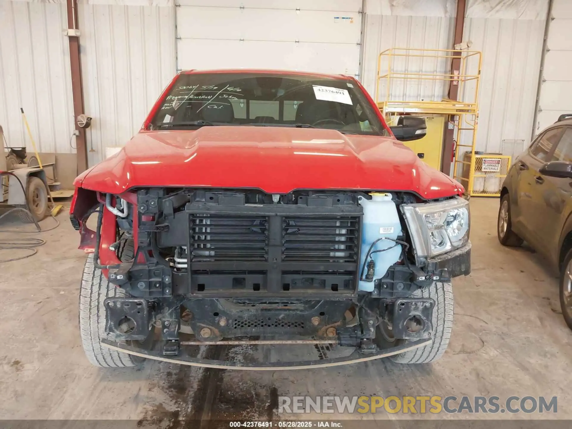 12 Photograph of a damaged car 1C6RRFFG7NN455417 RAM 1500 2022