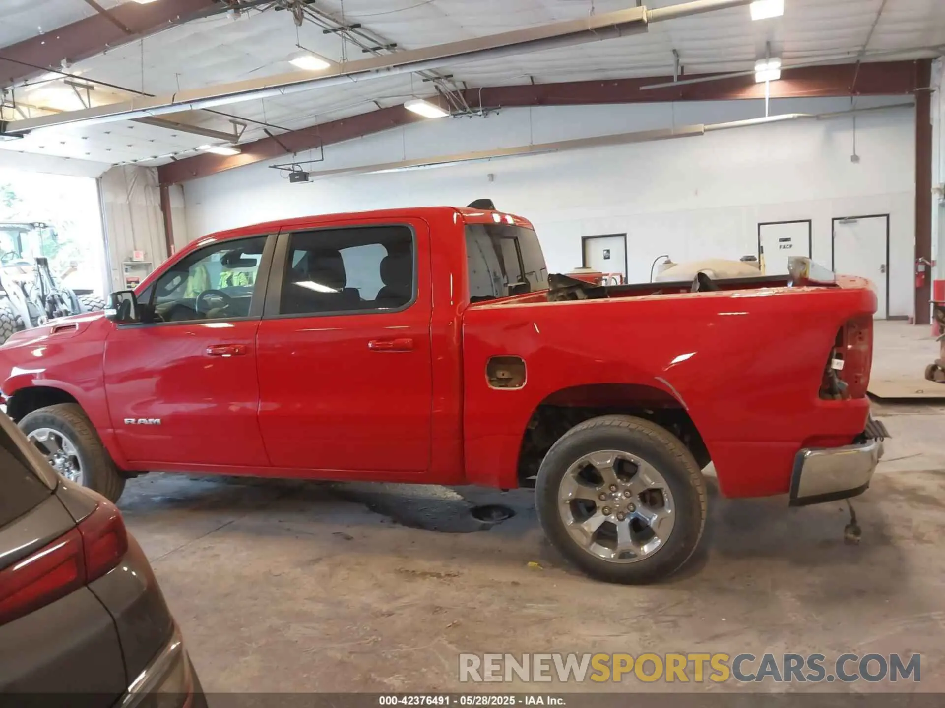 14 Photograph of a damaged car 1C6RRFFG7NN455417 RAM 1500 2022