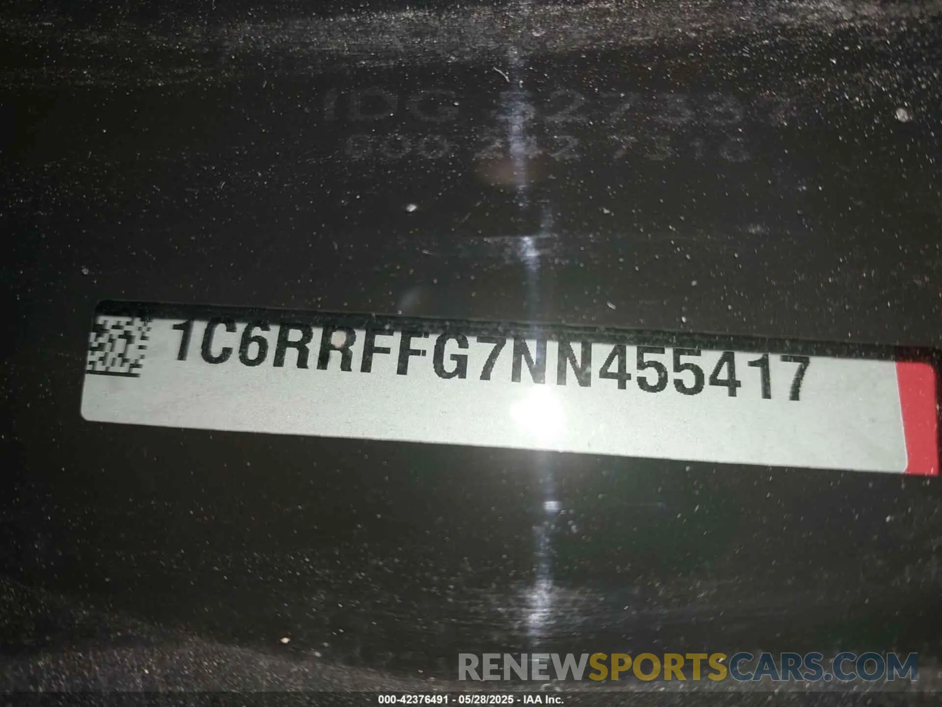 9 Photograph of a damaged car 1C6RRFFG7NN455417 RAM 1500 2022