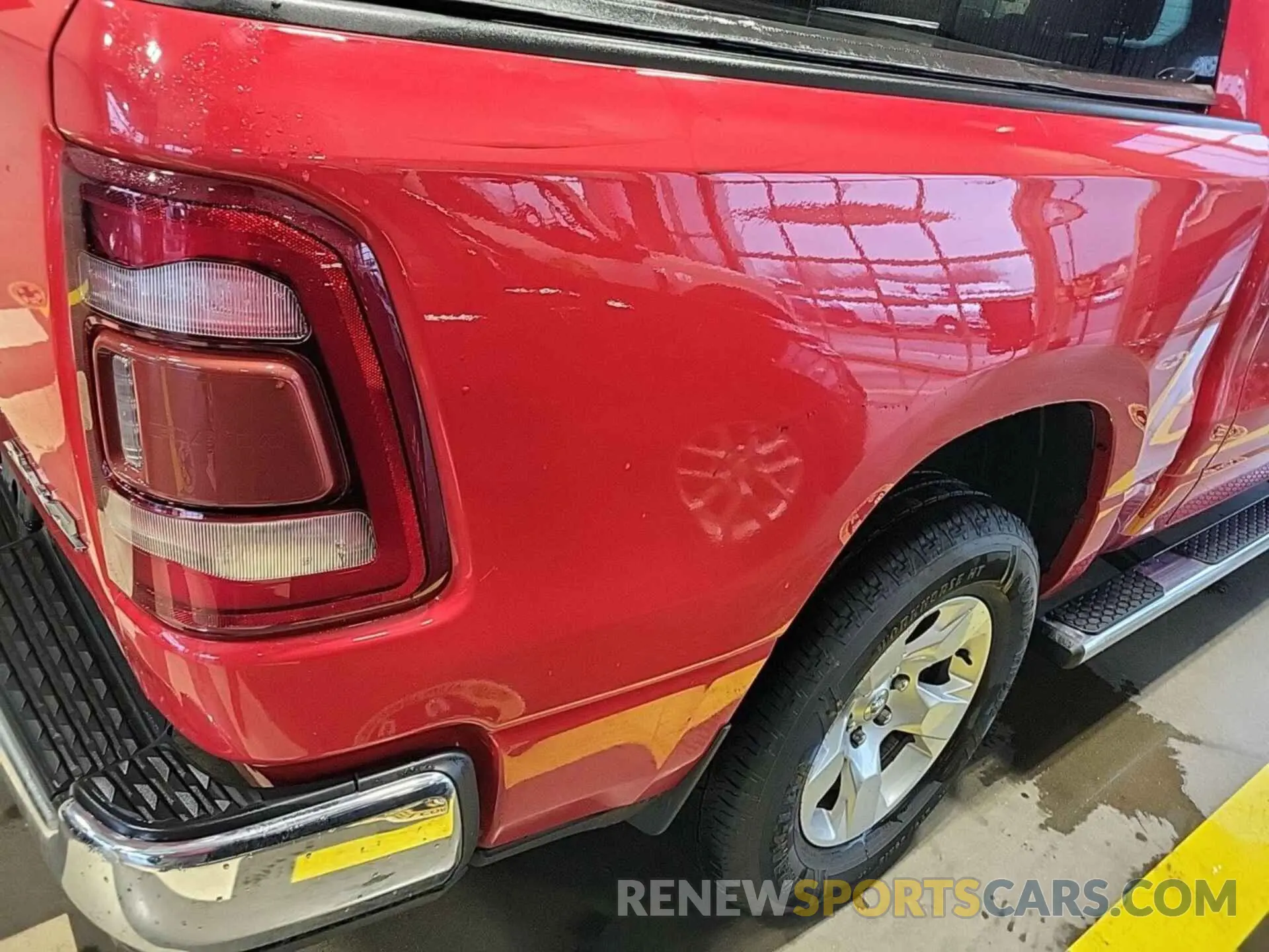 19 Photograph of a damaged car 1C6RRFFG8NN190927 RAM 1500 2022