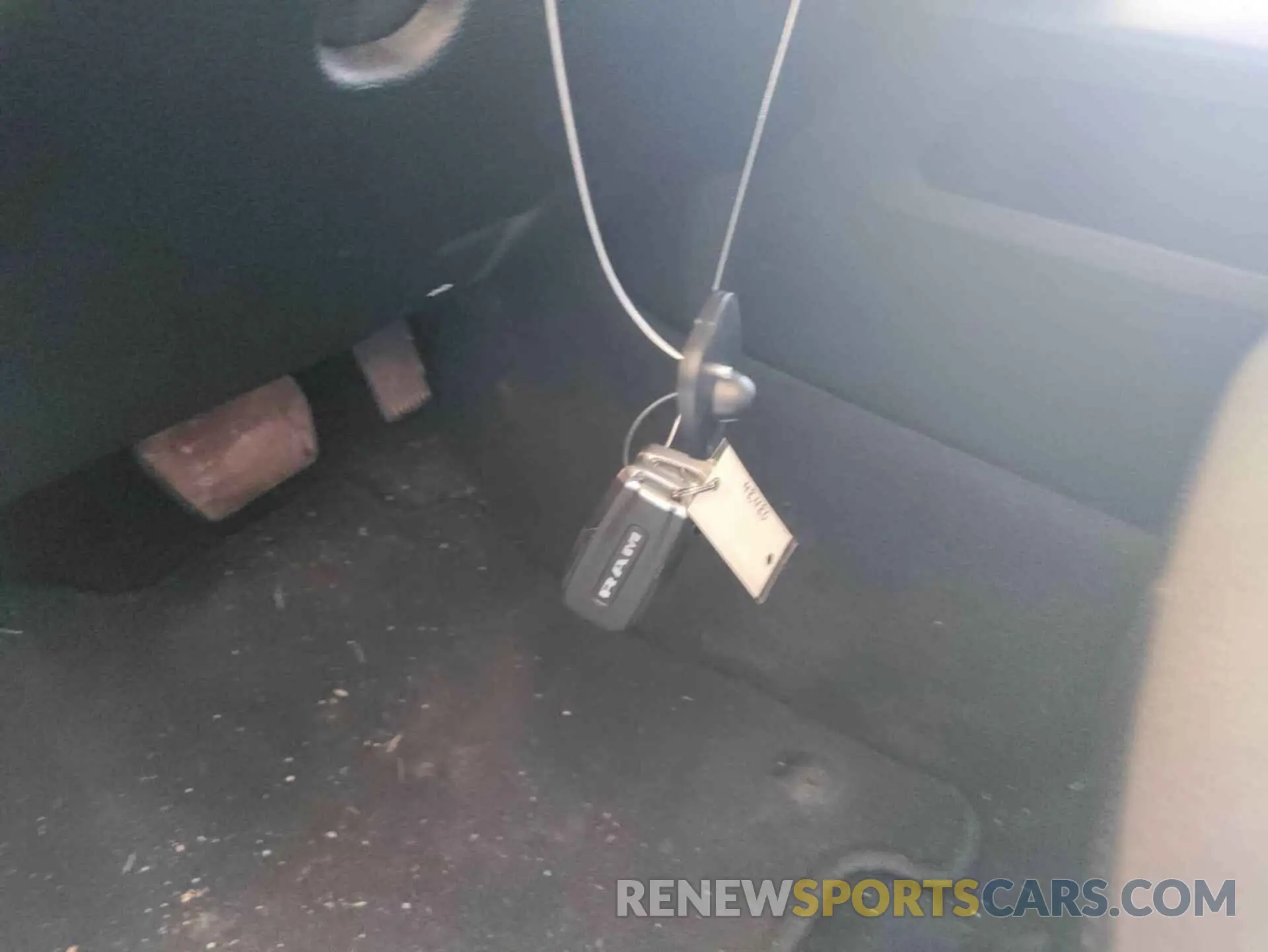 1 Photograph of a damaged car 1C6RRFFG8NN190930 RAM 1500 2022