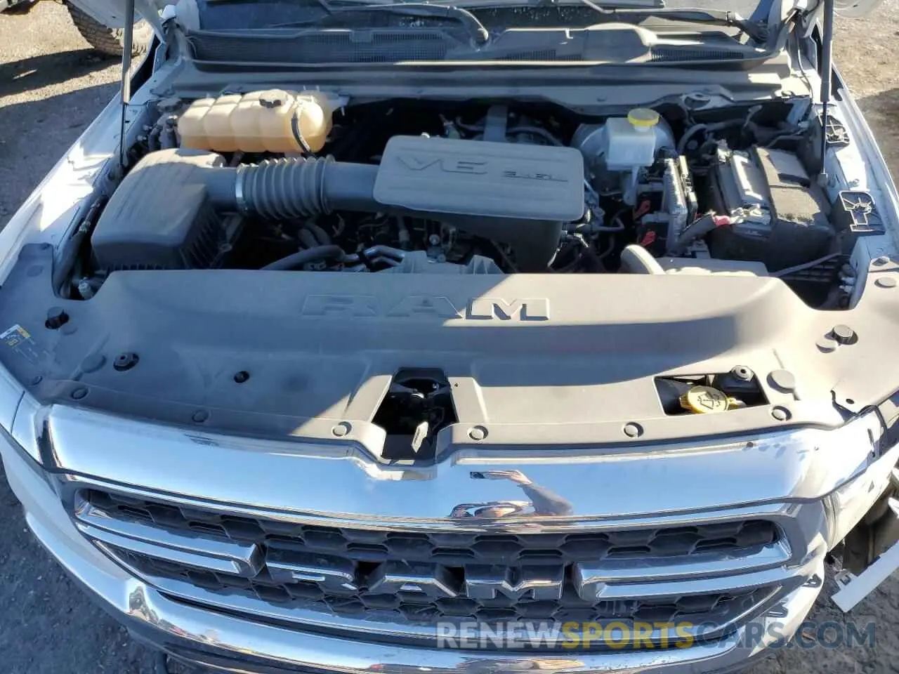 12 Photograph of a damaged car 1C6RRFFG8NN457385 RAM 1500 2022