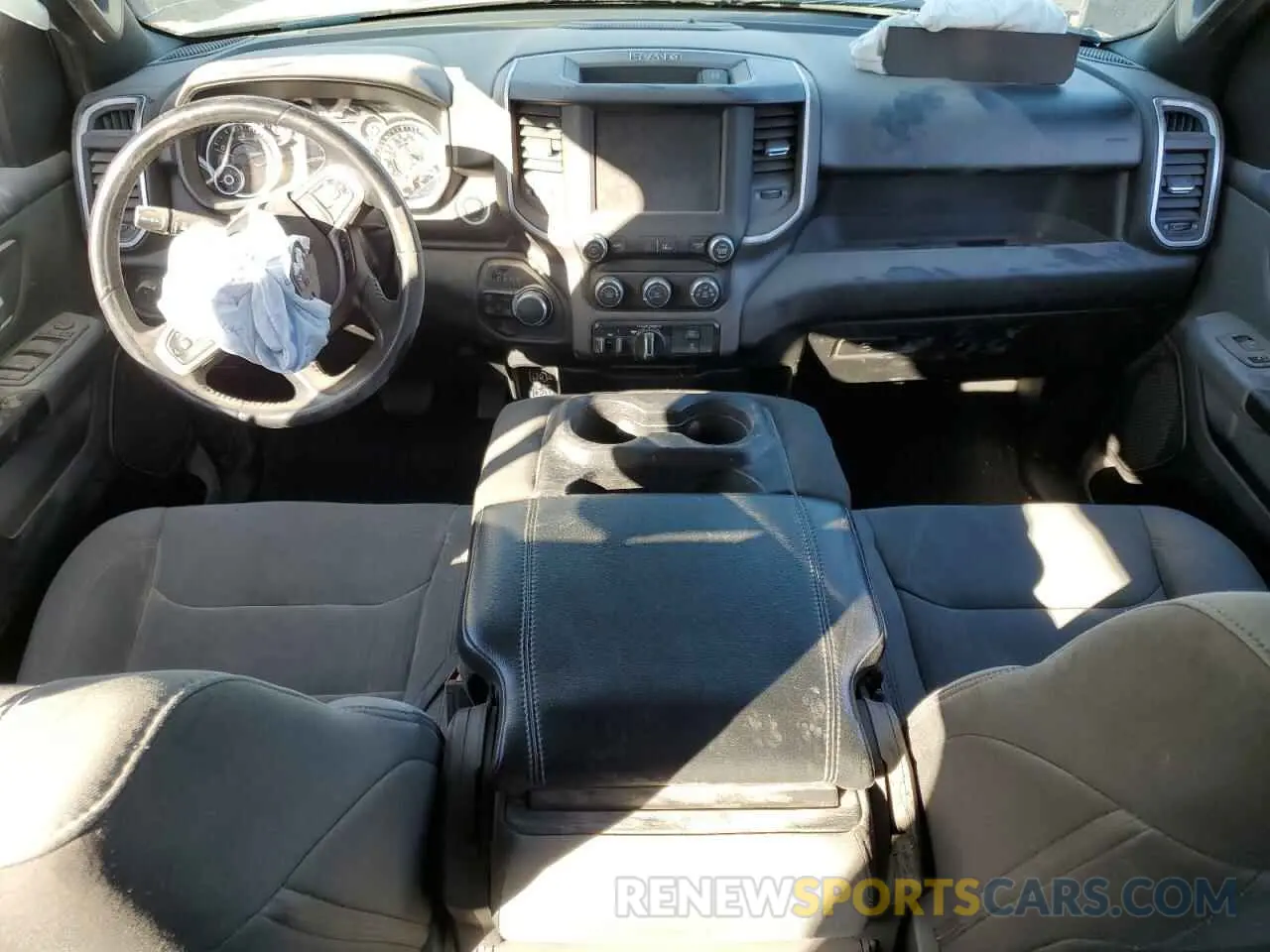 8 Photograph of a damaged car 1C6RRFFG8NN457385 RAM 1500 2022