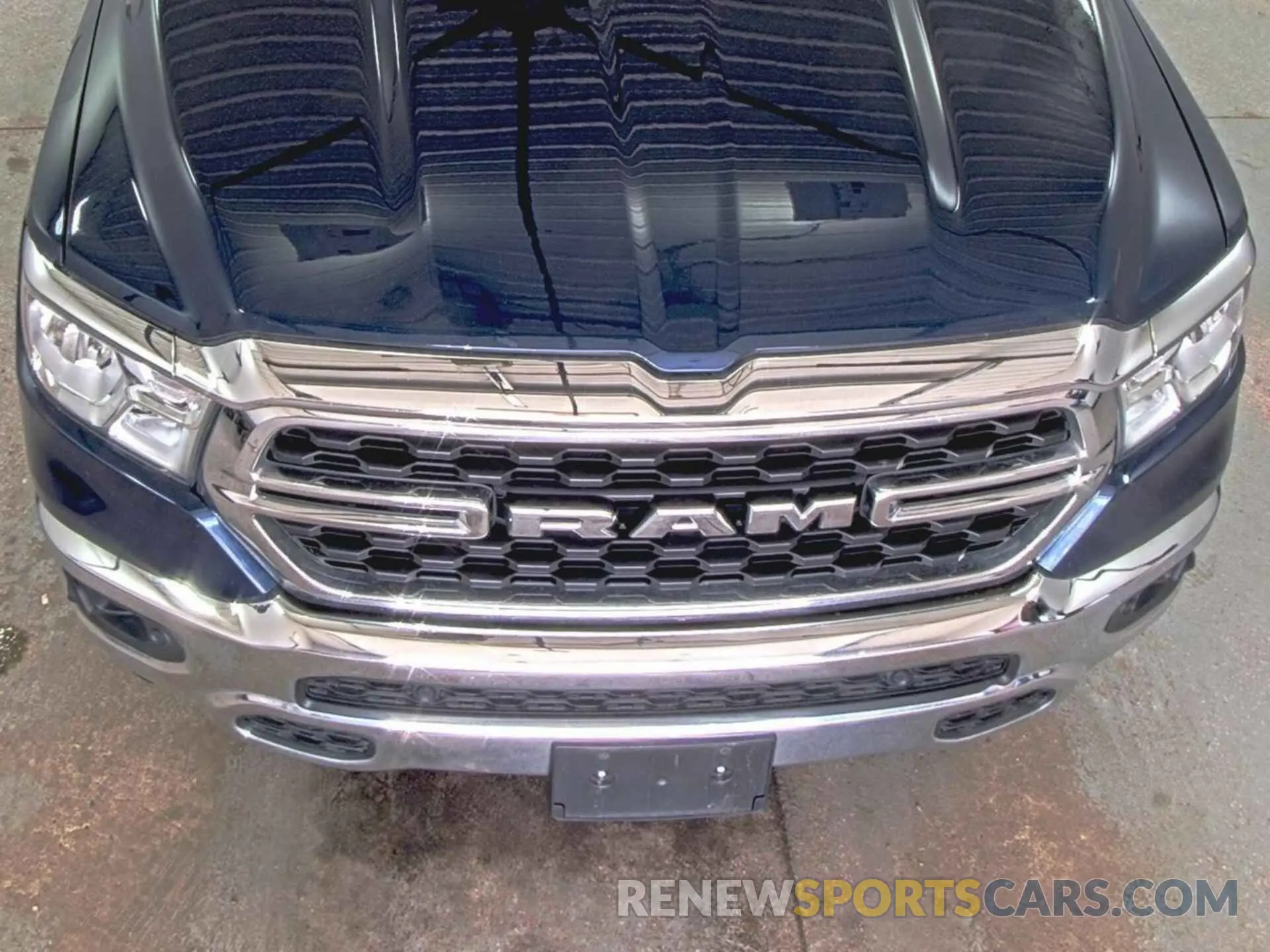 17 Photograph of a damaged car 1C6RRFFG9NN179032 RAM 1500 2022
