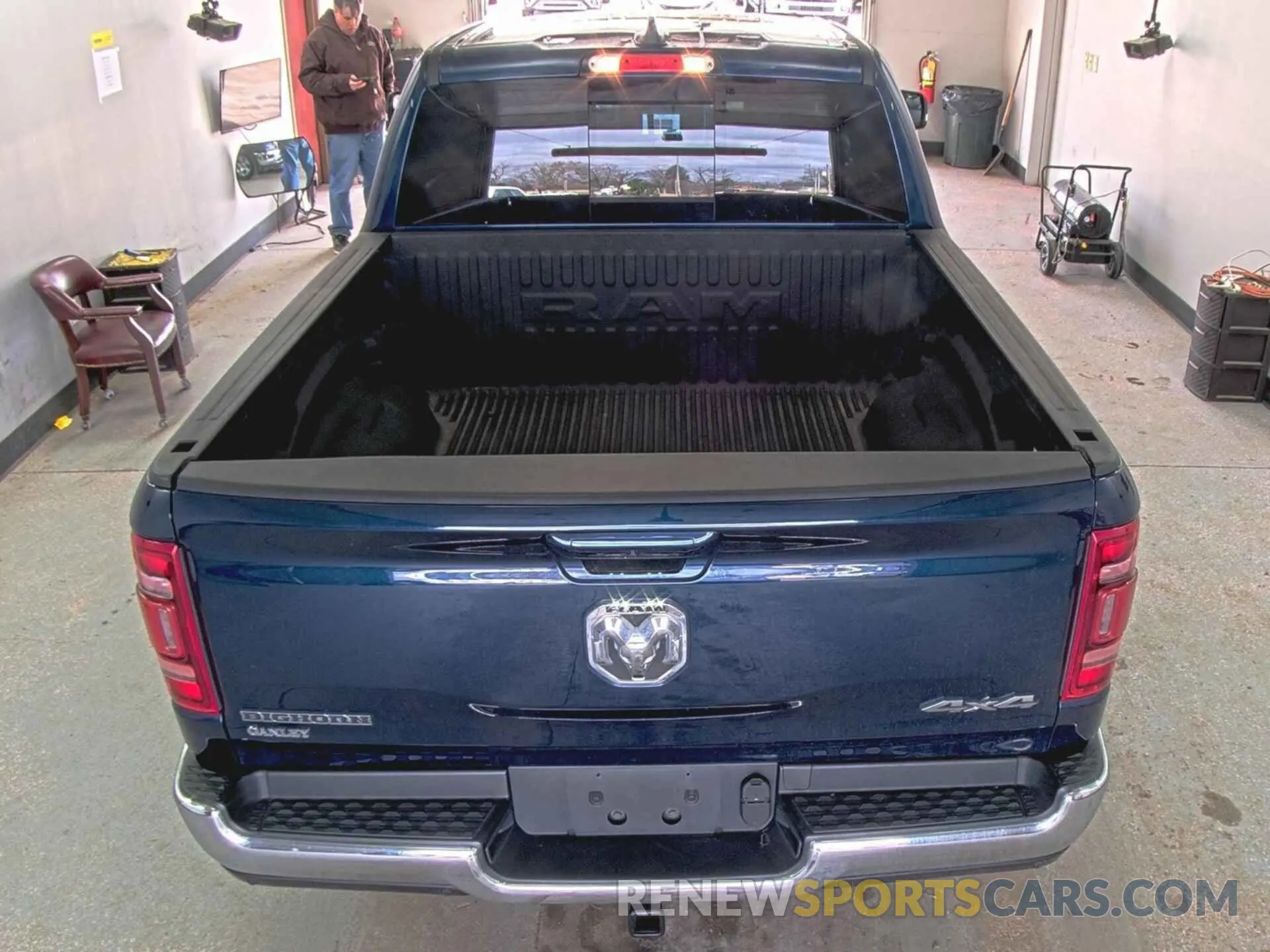 24 Photograph of a damaged car 1C6RRFFG9NN179032 RAM 1500 2022