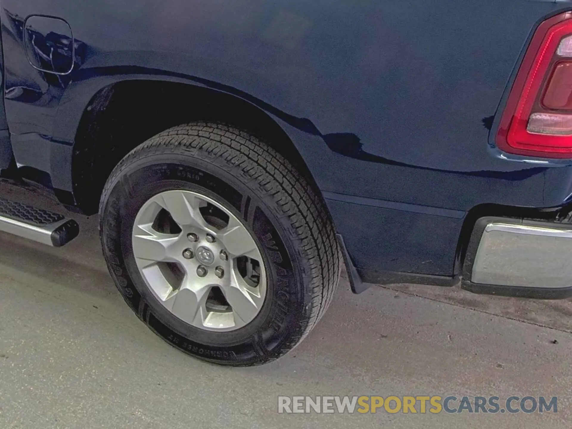 26 Photograph of a damaged car 1C6RRFFG9NN179032 RAM 1500 2022