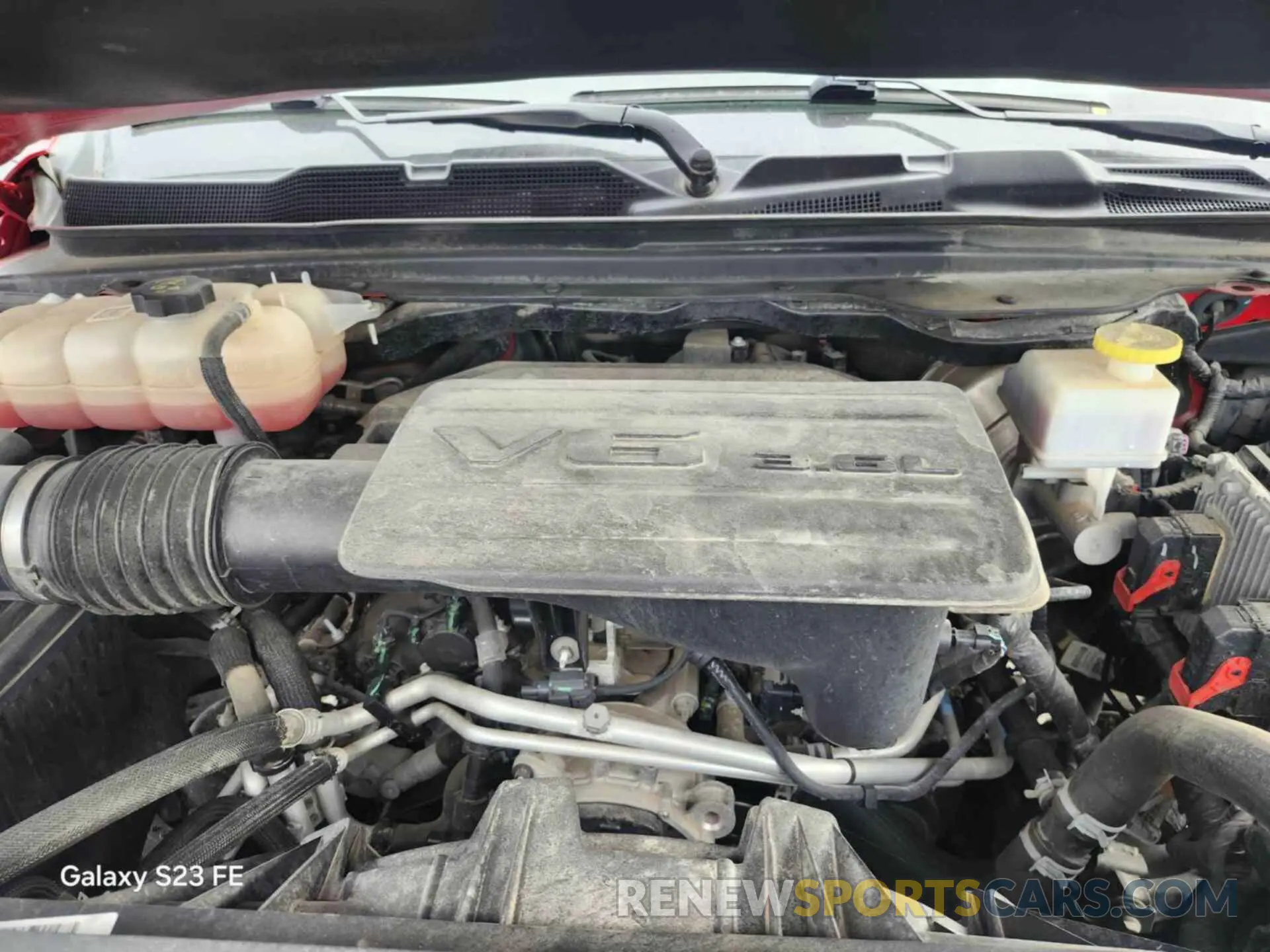 17 Photograph of a damaged car 1C6RRFFG9NN187809 RAM 1500 2022