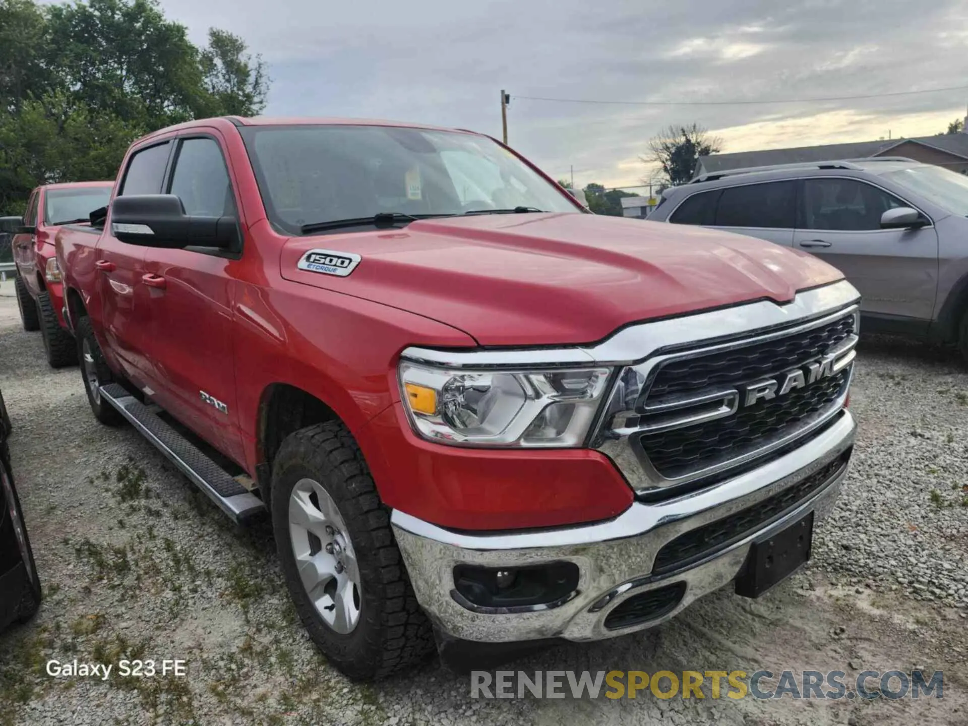5 Photograph of a damaged car 1C6RRFFG9NN187809 RAM 1500 2022