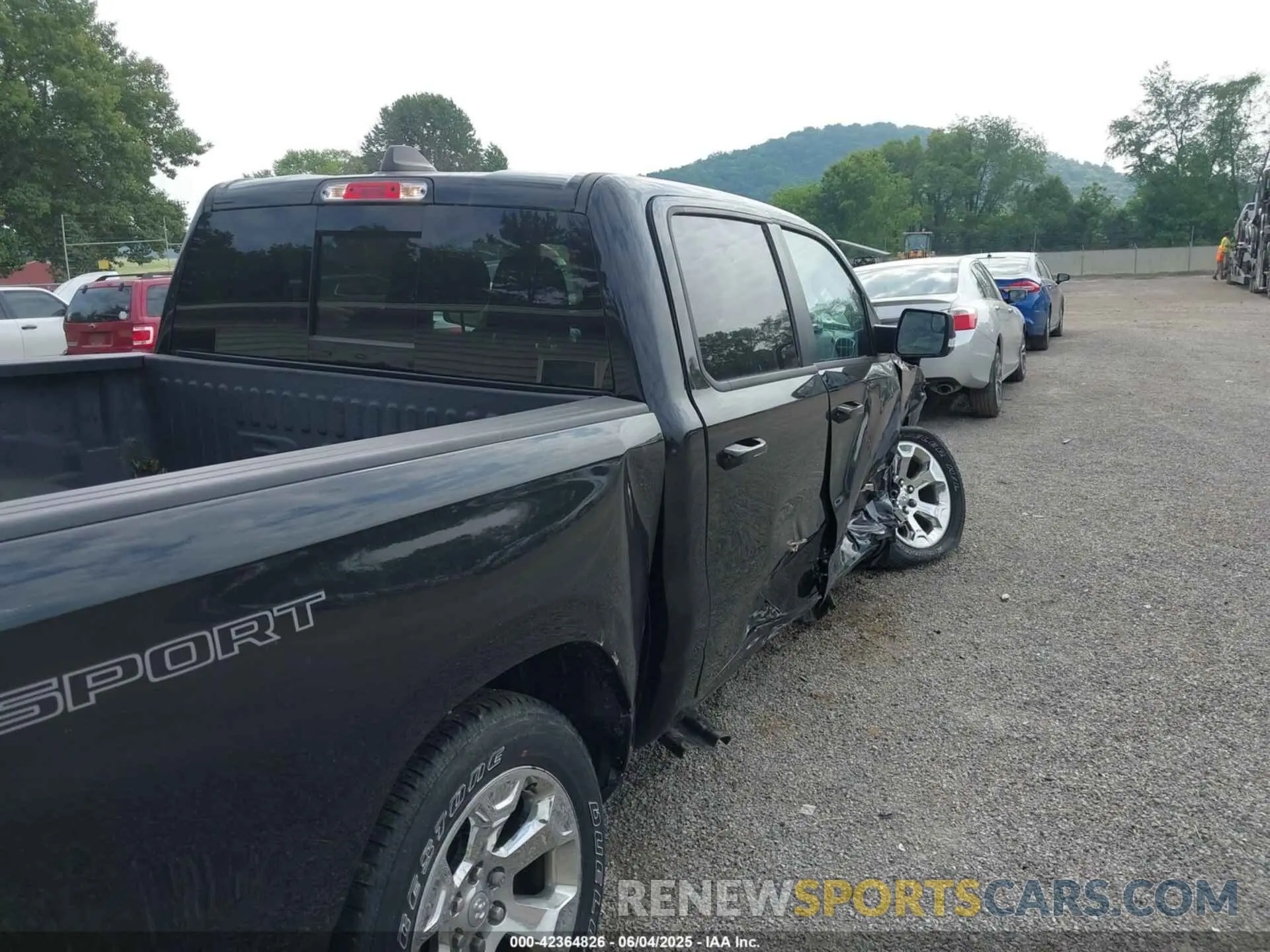 20 Photograph of a damaged car 1C6RRFFG9NN400564 RAM 1500 2022