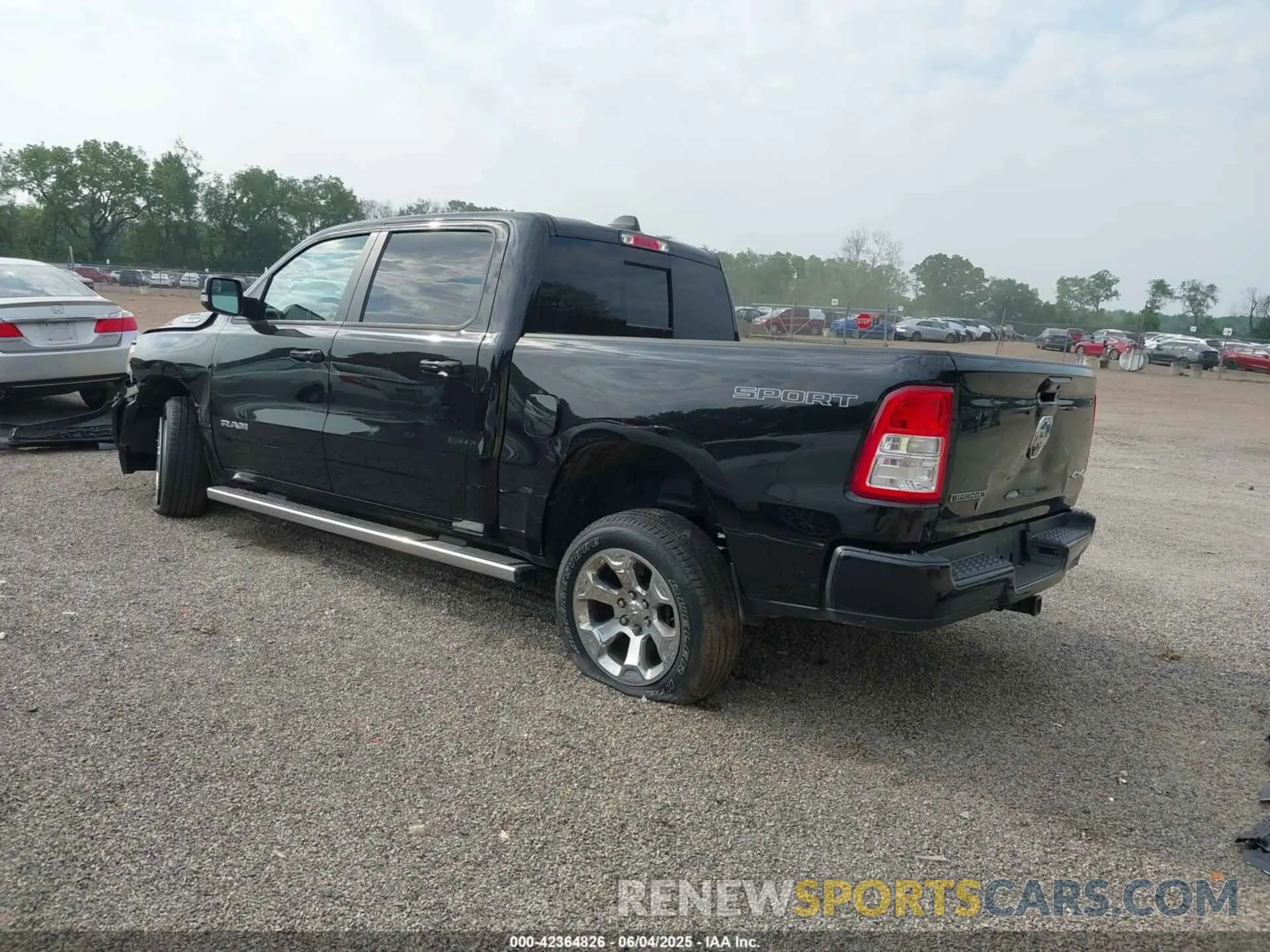 3 Photograph of a damaged car 1C6RRFFG9NN400564 RAM 1500 2022