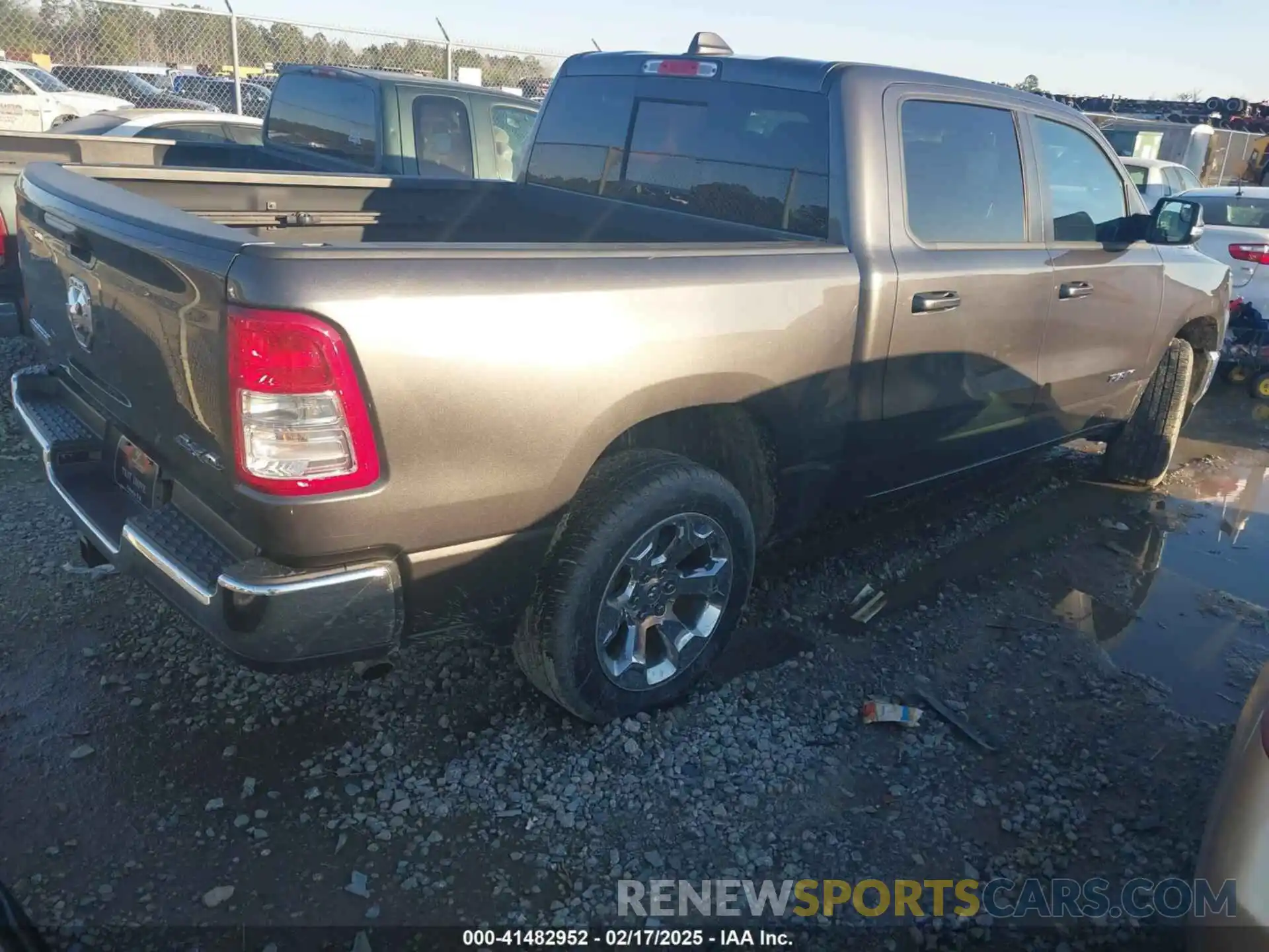 4 Photograph of a damaged car 1C6RRFFGXNN385461 RAM 1500 2022