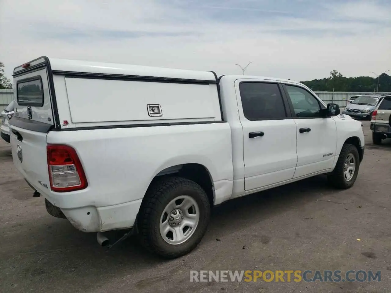 3 Photograph of a damaged car 1C6RRFGG8NN241874 RAM 1500 2022