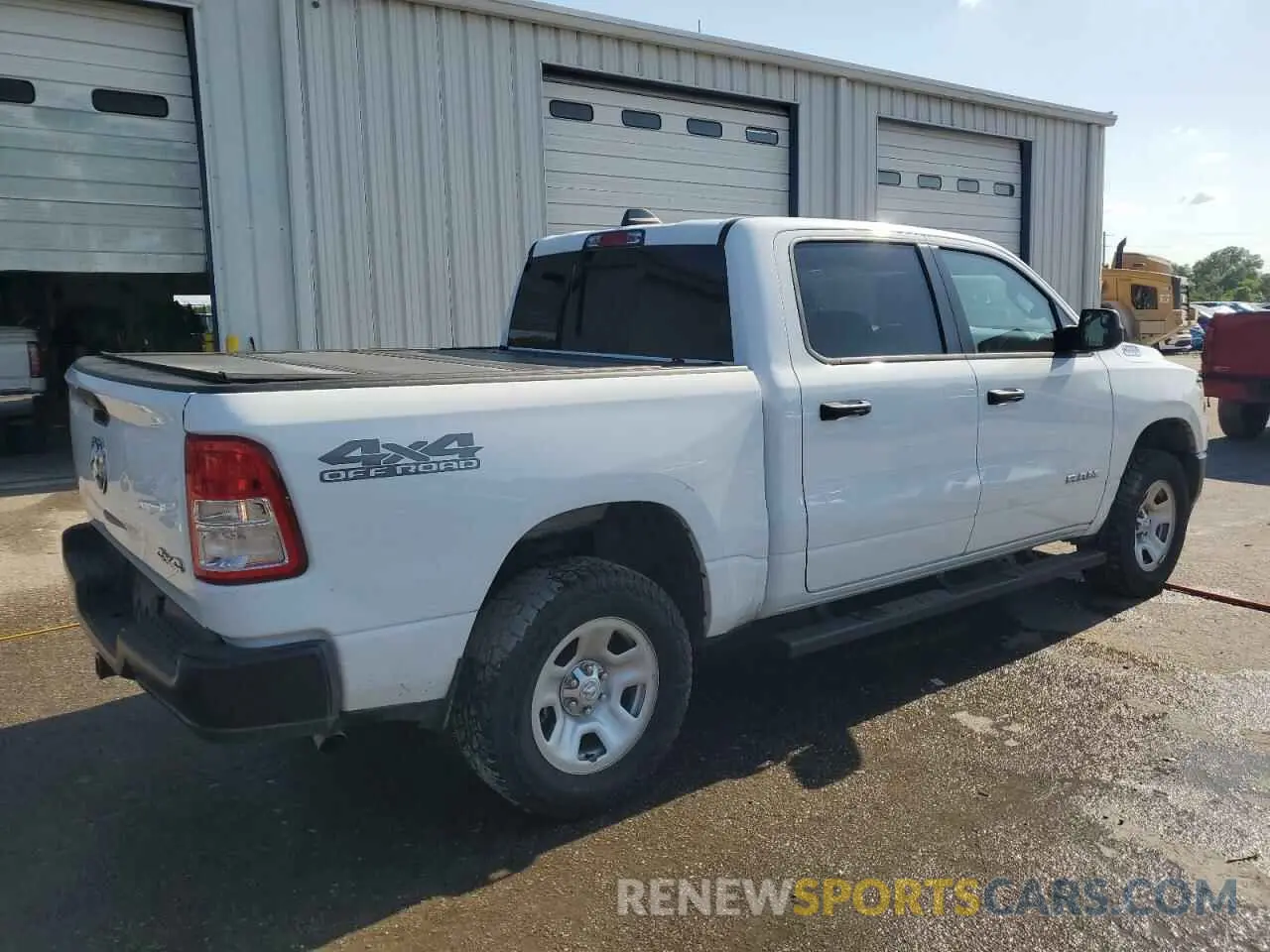 3 Photograph of a damaged car 1C6RRFGGXNN432485 RAM 1500 2022