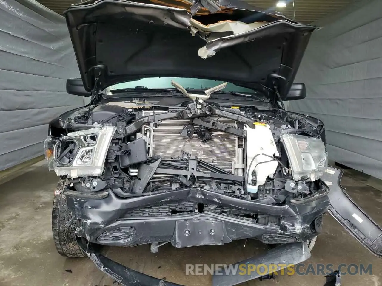 5 Photograph of a damaged car 1C6RRFNGXNN333734 RAM 1500 2022