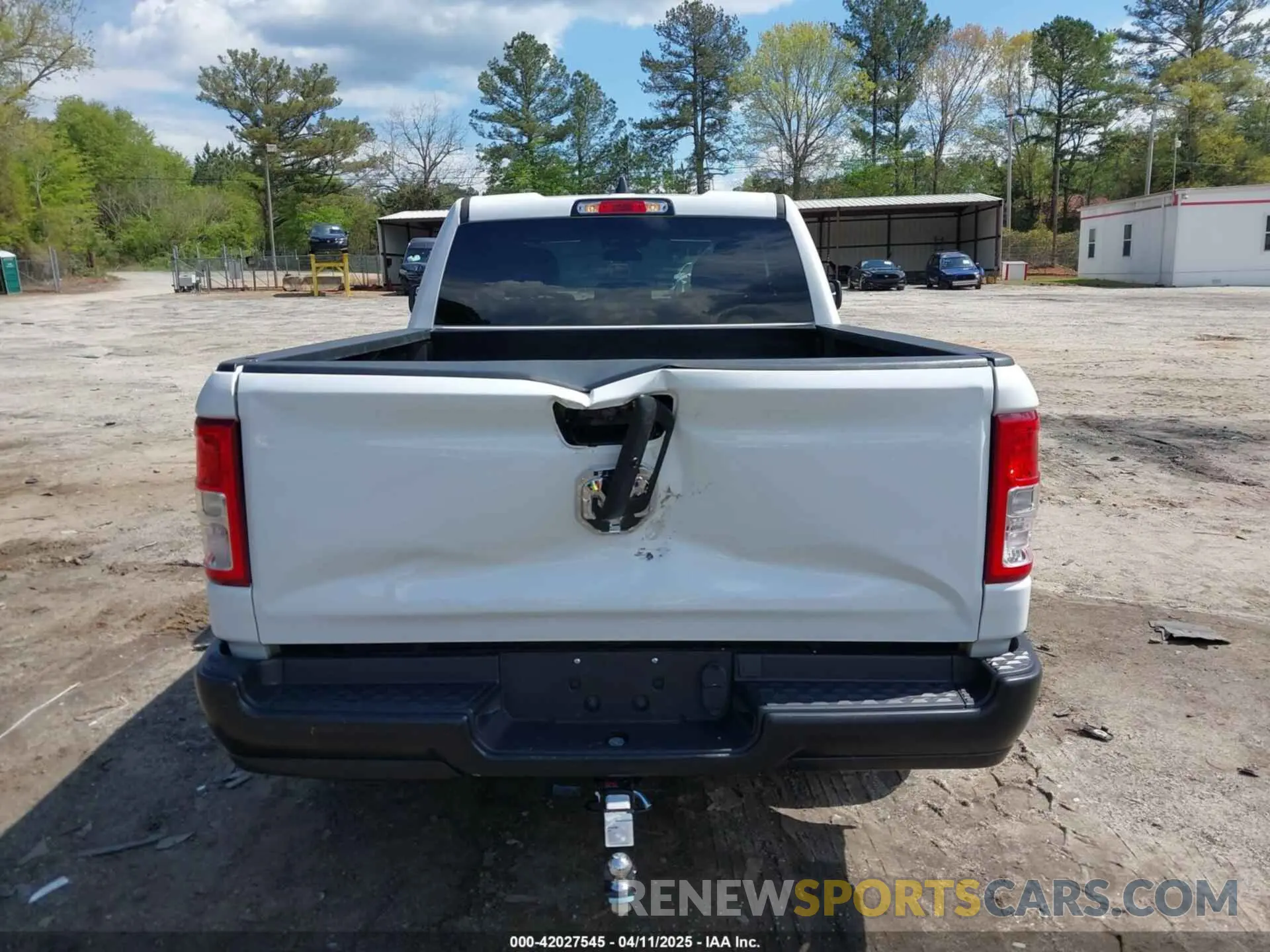 16 Photograph of a damaged car 1C6SRECG1NN268755 RAM 1500 2022