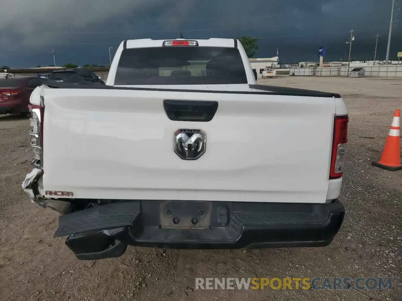 6 Photograph of a damaged car 1C6SRECG7NN211556 RAM 1500 2022