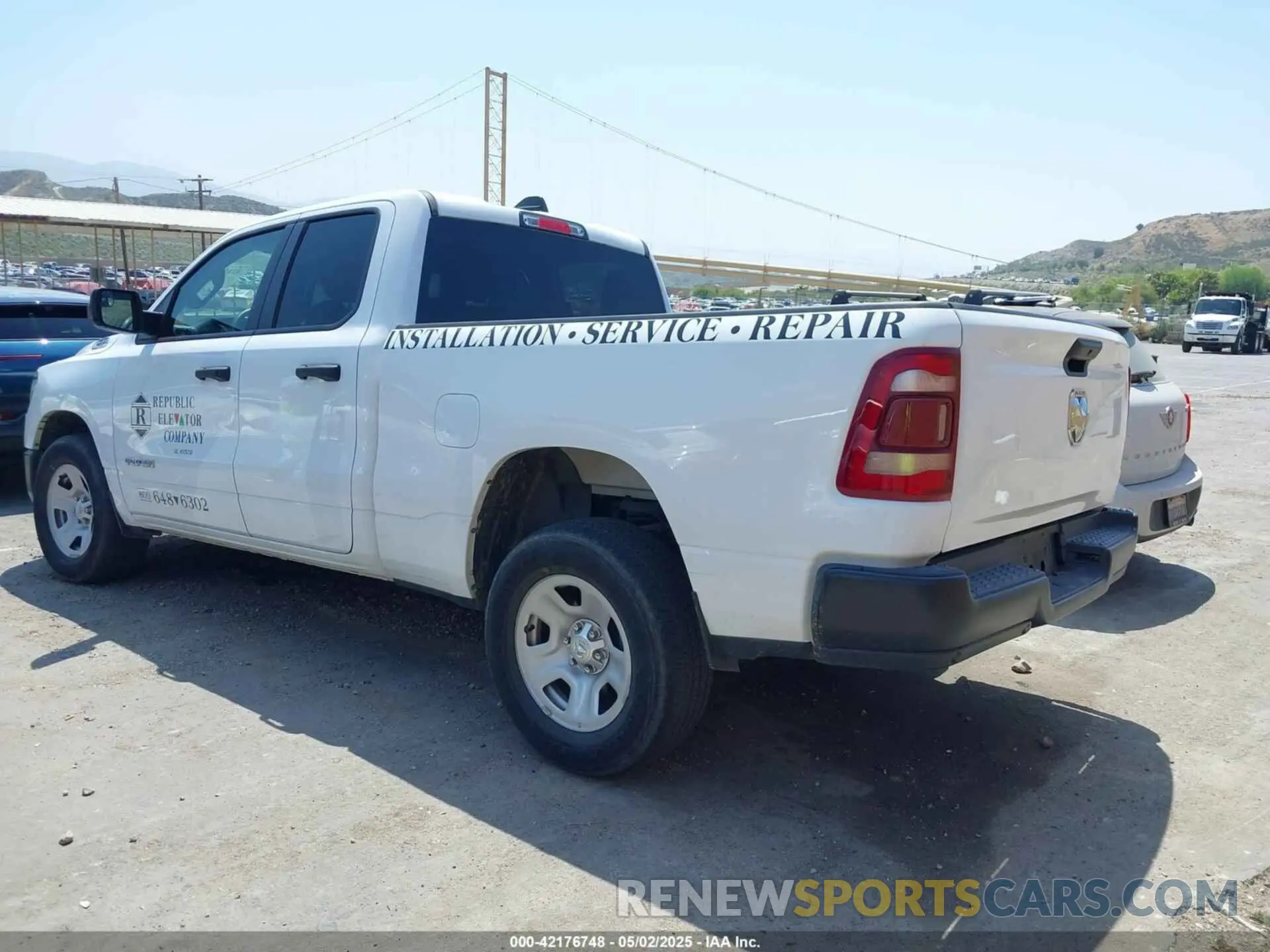 3 Photograph of a damaged car 1C6SRECG7NN435846 RAM 1500 2022