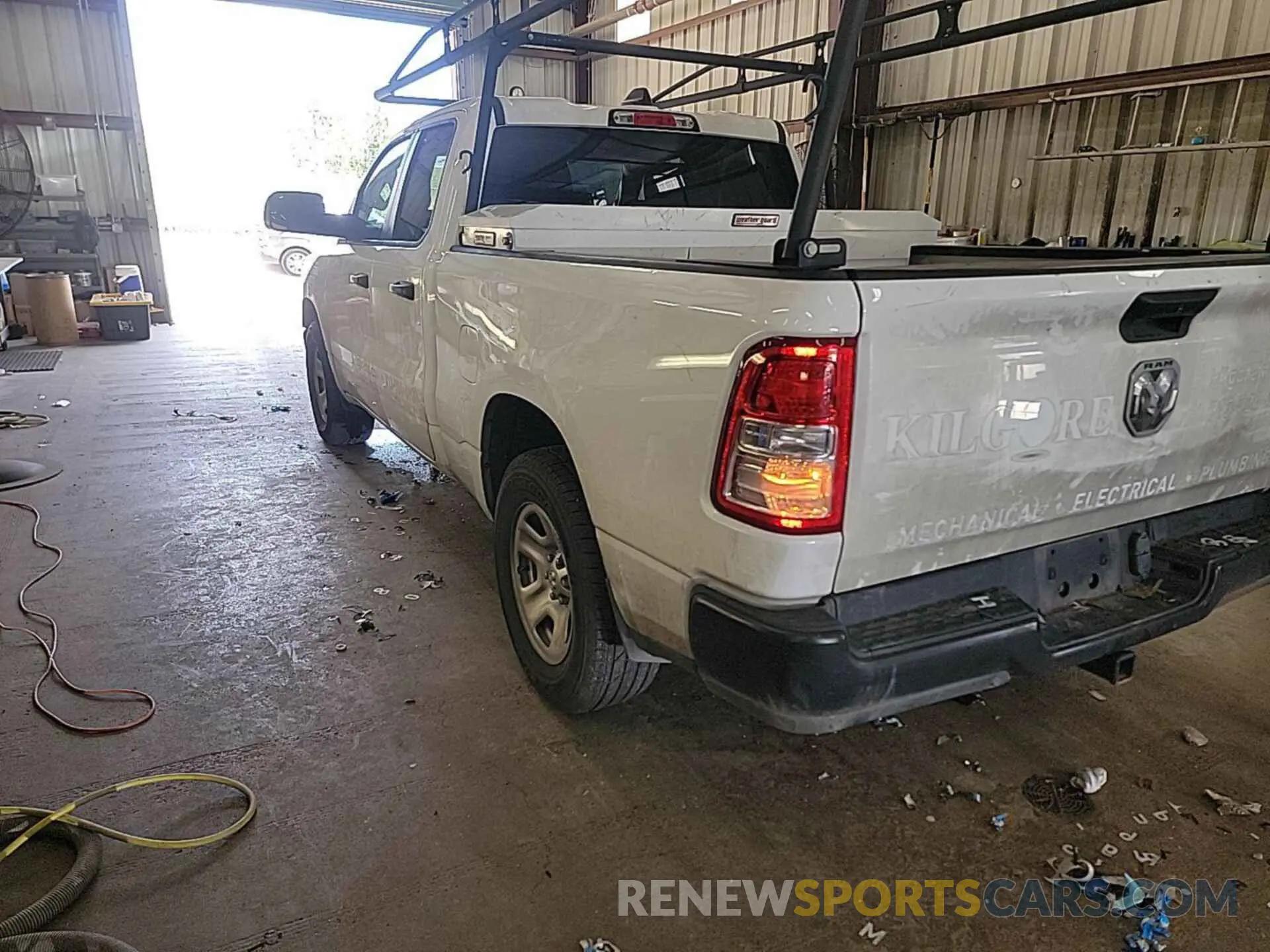 10 Photograph of a damaged car 1C6SRECG9NN451336 RAM 1500 2022
