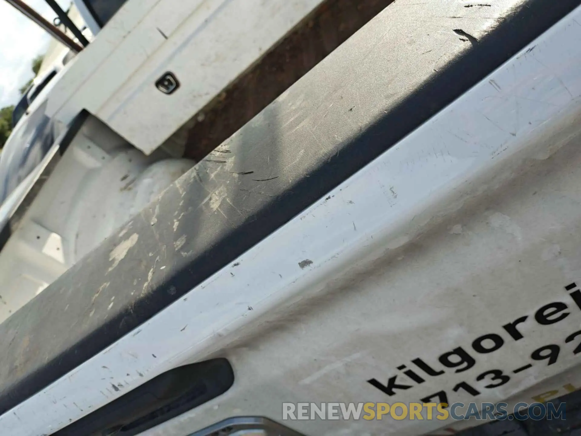 16 Photograph of a damaged car 1C6SRECG9NN451336 RAM 1500 2022