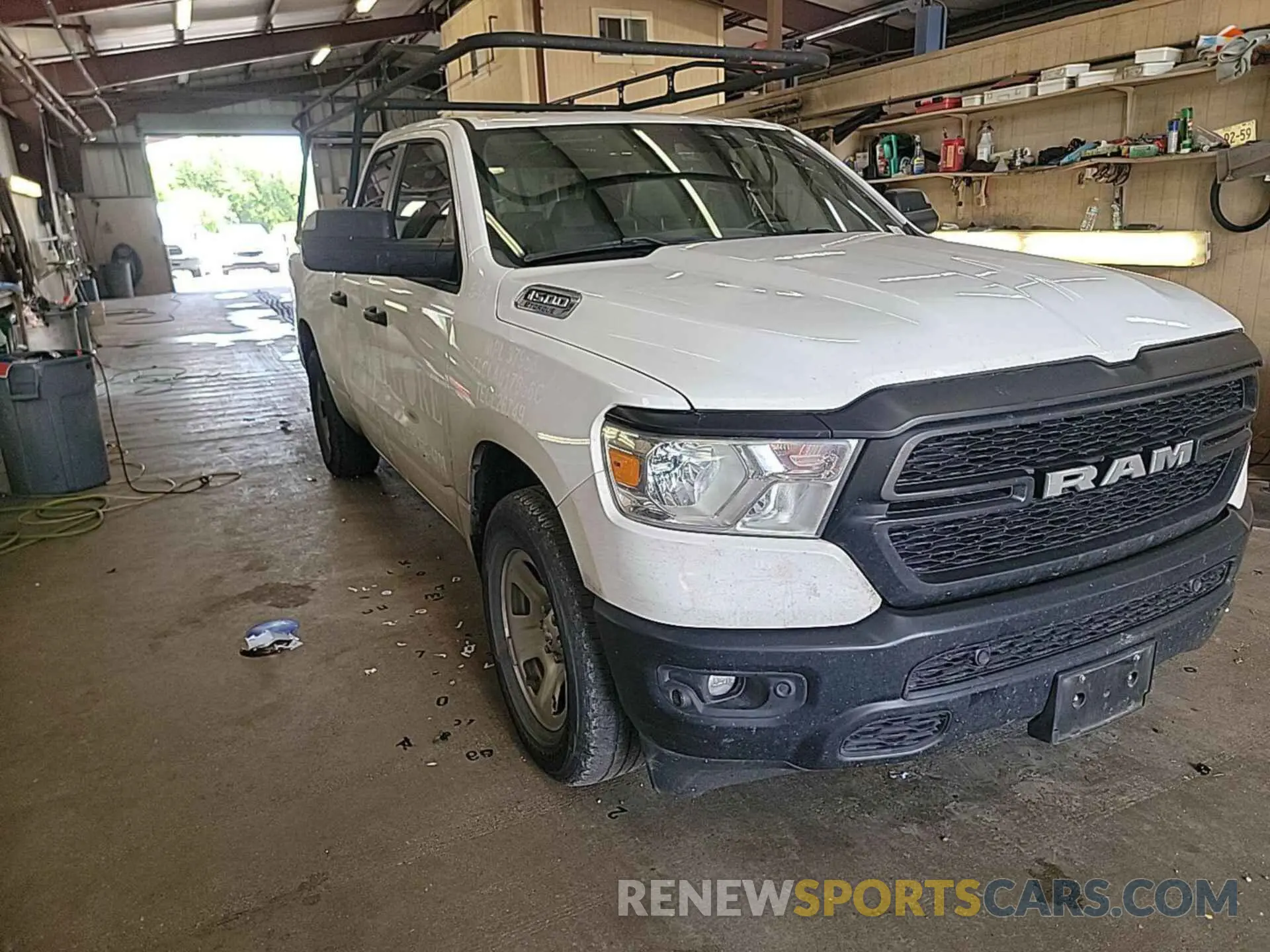 20 Photograph of a damaged car 1C6SRECG9NN451336 RAM 1500 2022