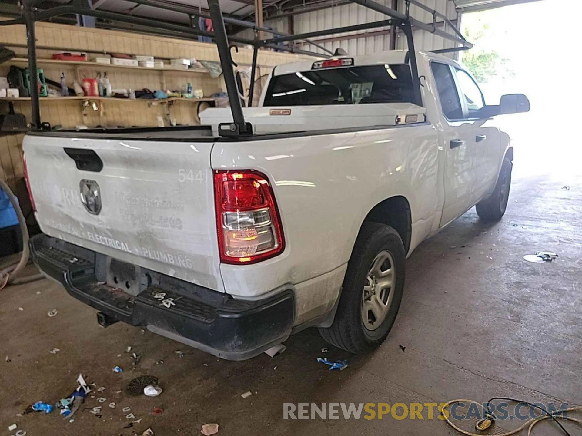 21 Photograph of a damaged car 1C6SRECG9NN451336 RAM 1500 2022