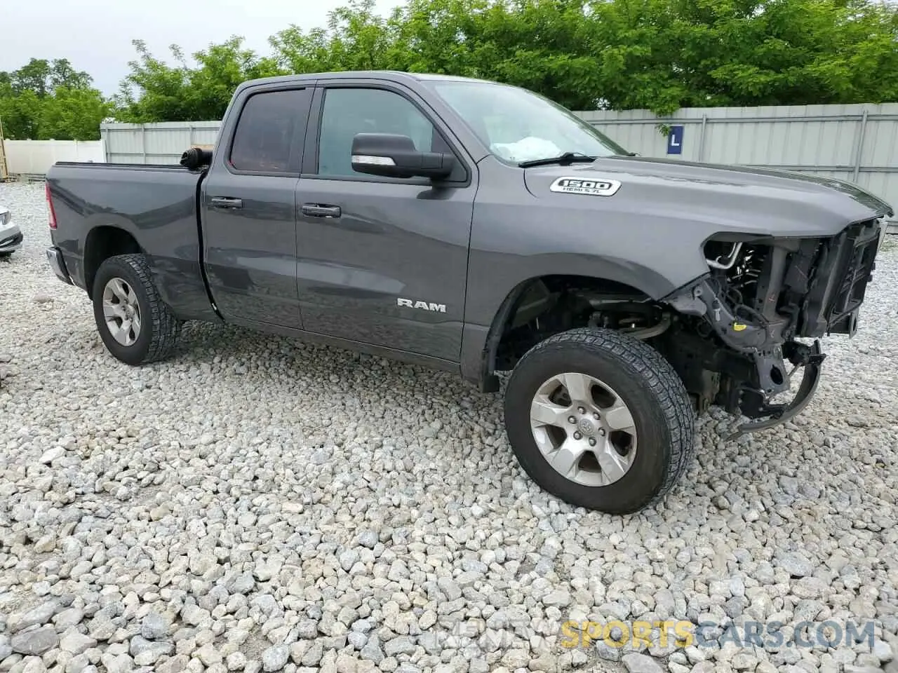 4 Photograph of a damaged car 1C6SRFBT1NN161404 RAM 1500 2022