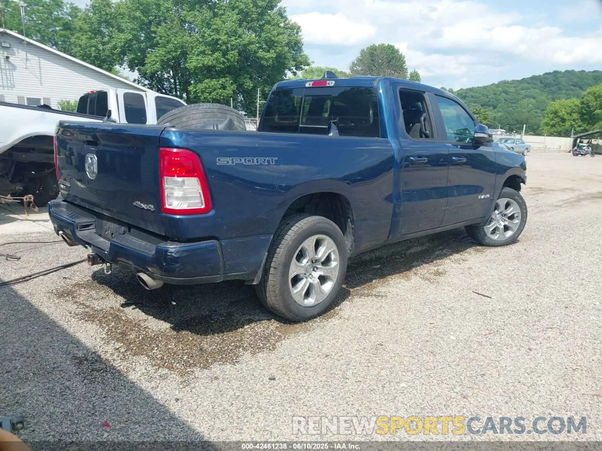 4 Photograph of a damaged car 1C6SRFBT1NN255976 RAM 1500 2022