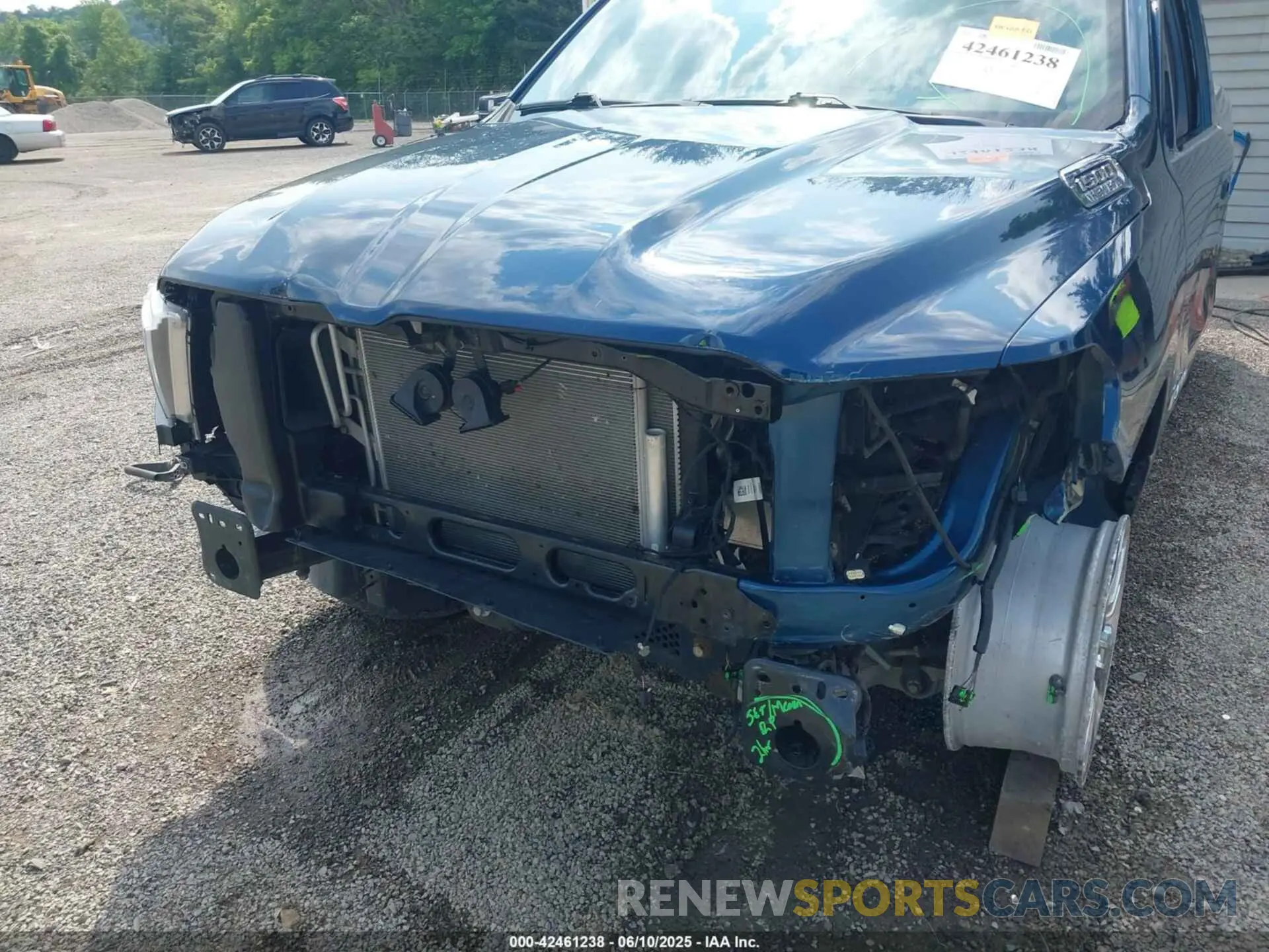 6 Photograph of a damaged car 1C6SRFBT1NN255976 RAM 1500 2022