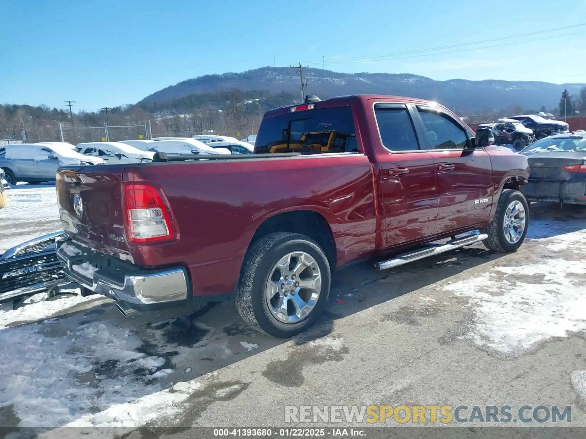 4 Photograph of a damaged car 1C6SRFBT1NN343877 RAM 1500 2022