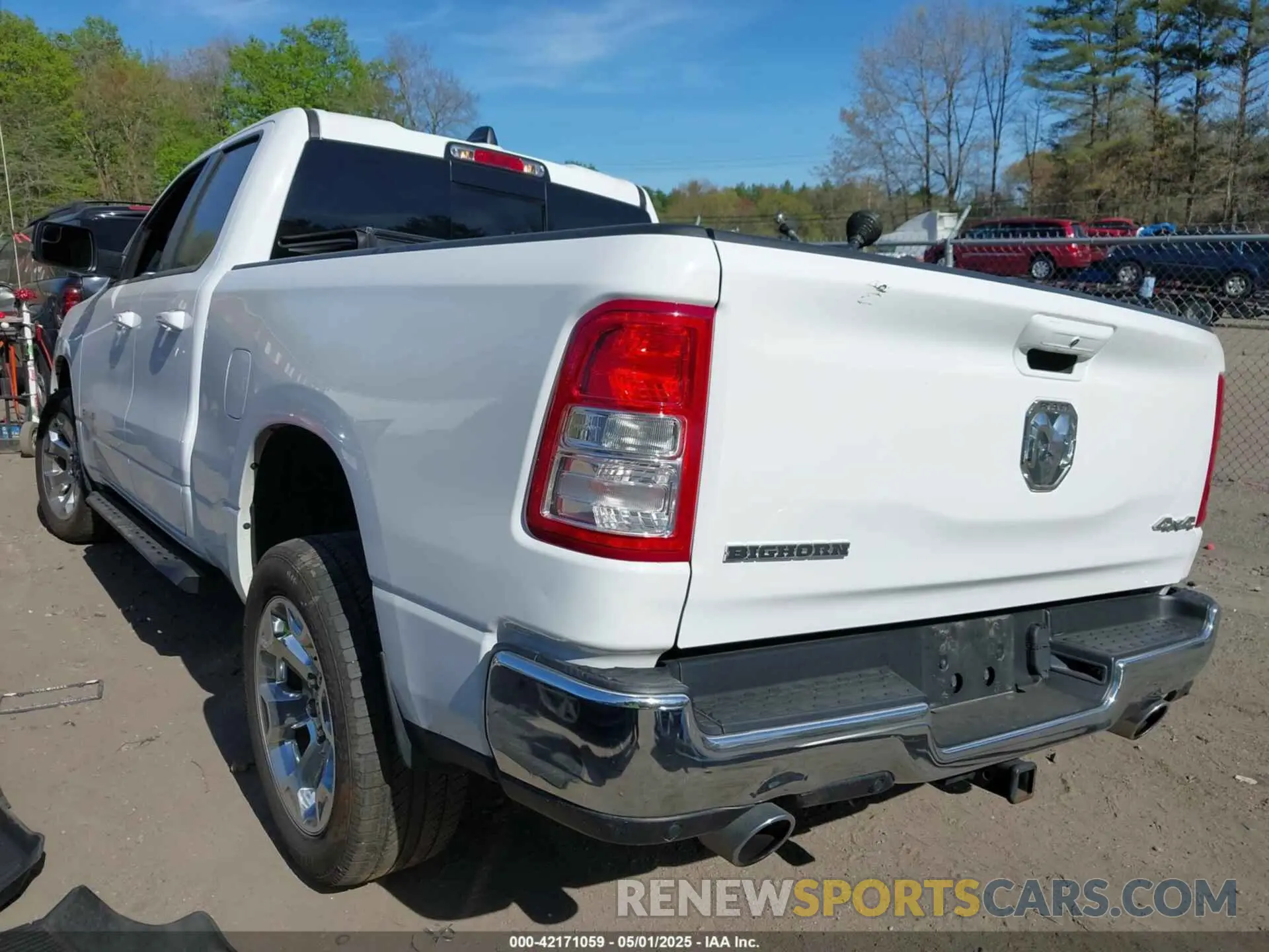 3 Photograph of a damaged car 1C6SRFBT1NN349629 RAM 1500 2022