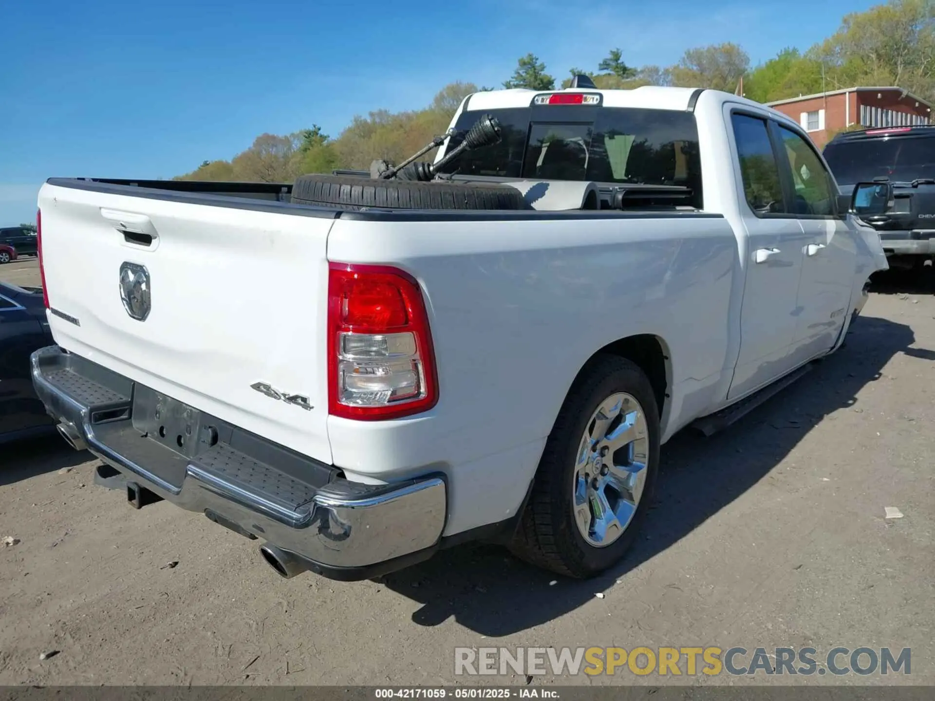 4 Photograph of a damaged car 1C6SRFBT1NN349629 RAM 1500 2022