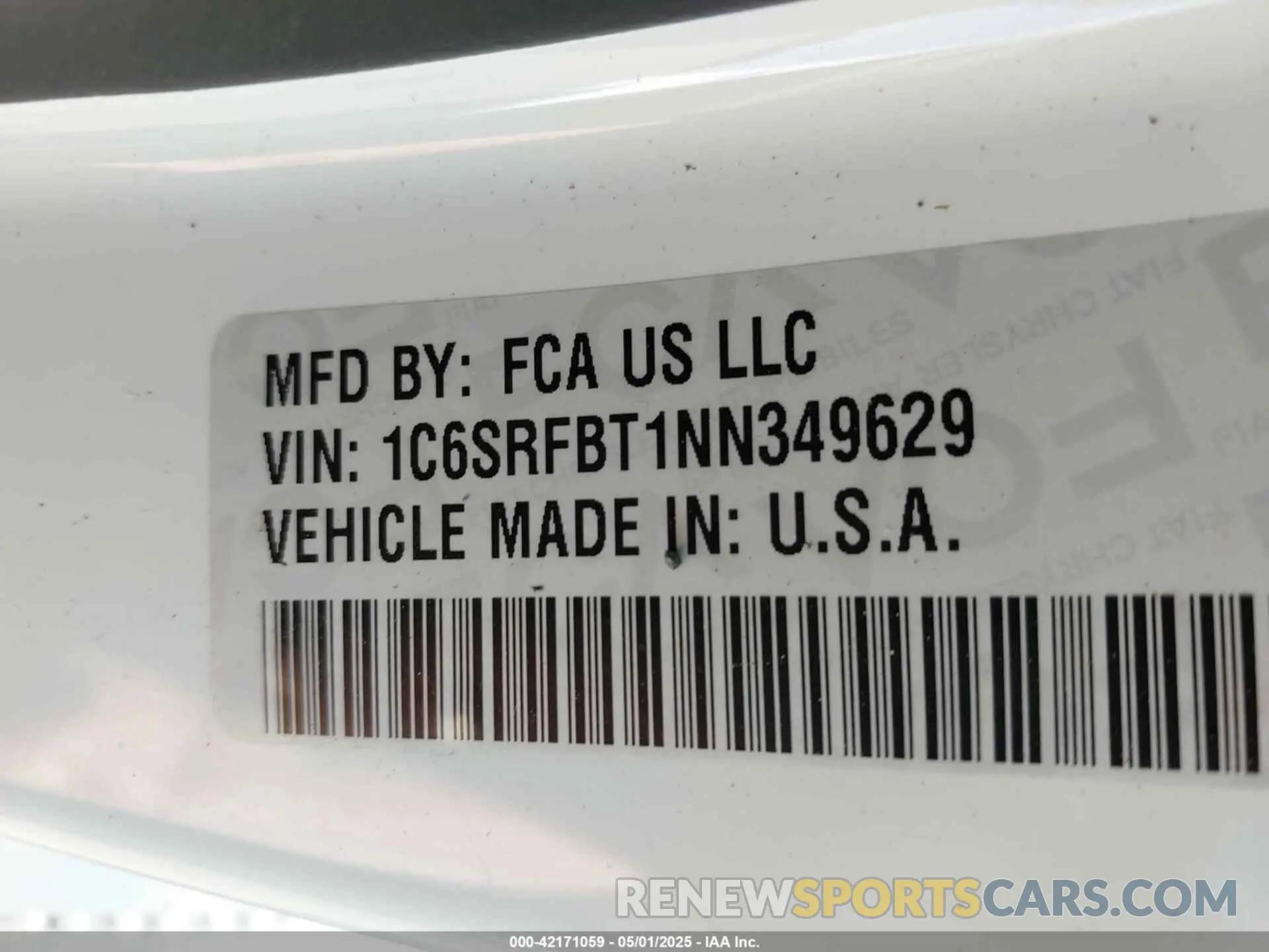 9 Photograph of a damaged car 1C6SRFBT1NN349629 RAM 1500 2022