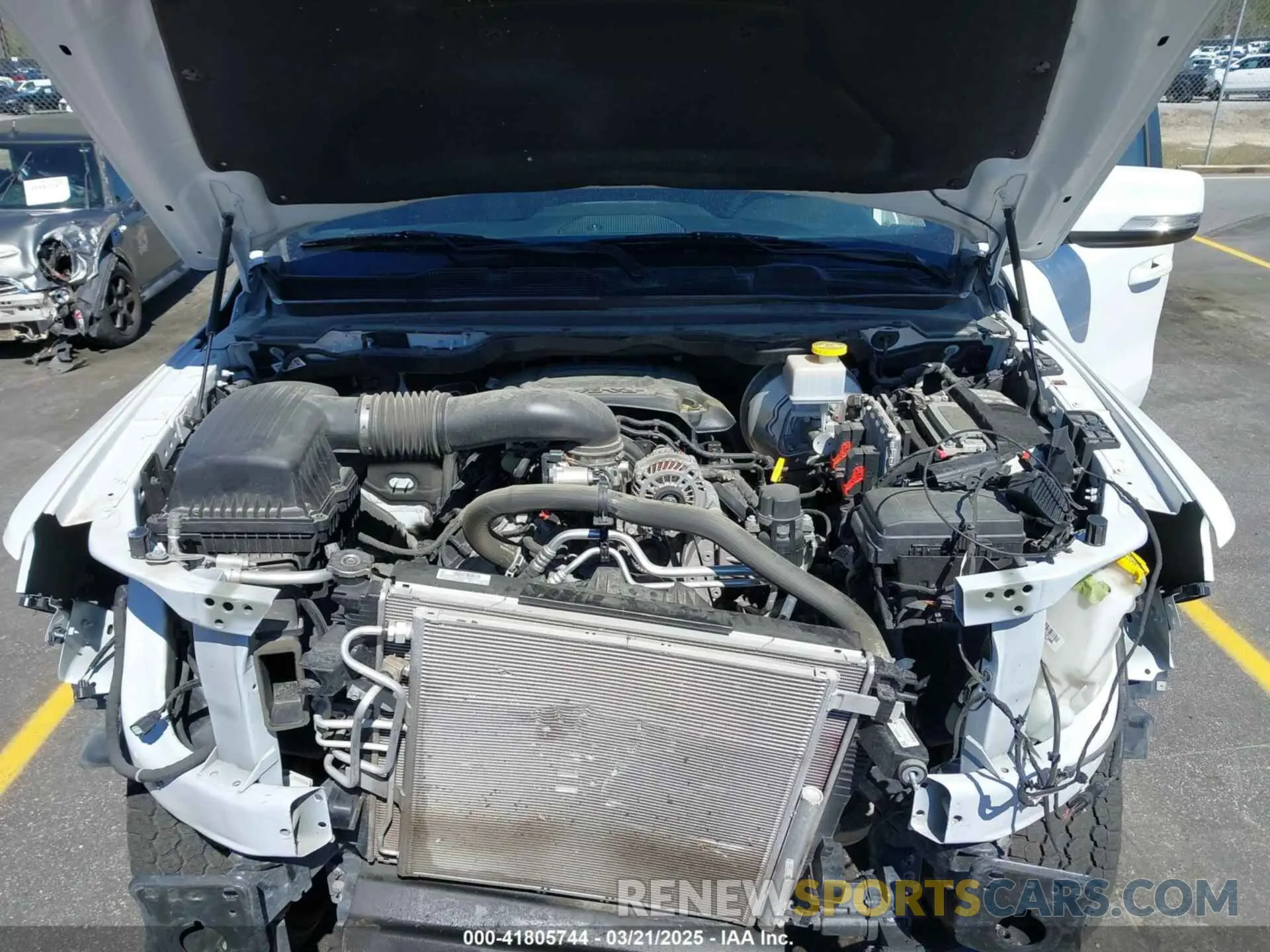 10 Photograph of a damaged car 1C6SRFBT1NN389824 RAM 1500 2022