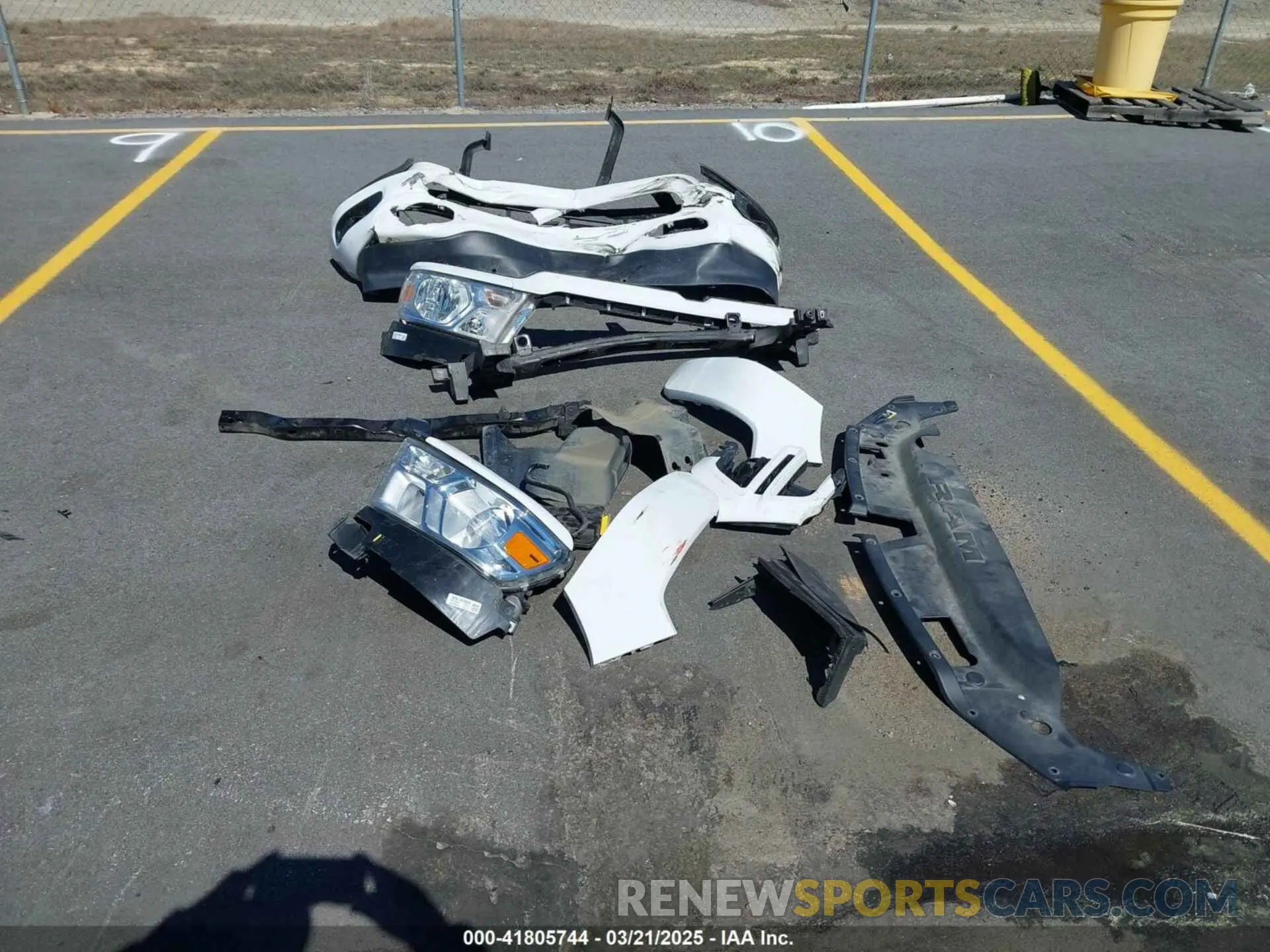 12 Photograph of a damaged car 1C6SRFBT1NN389824 RAM 1500 2022