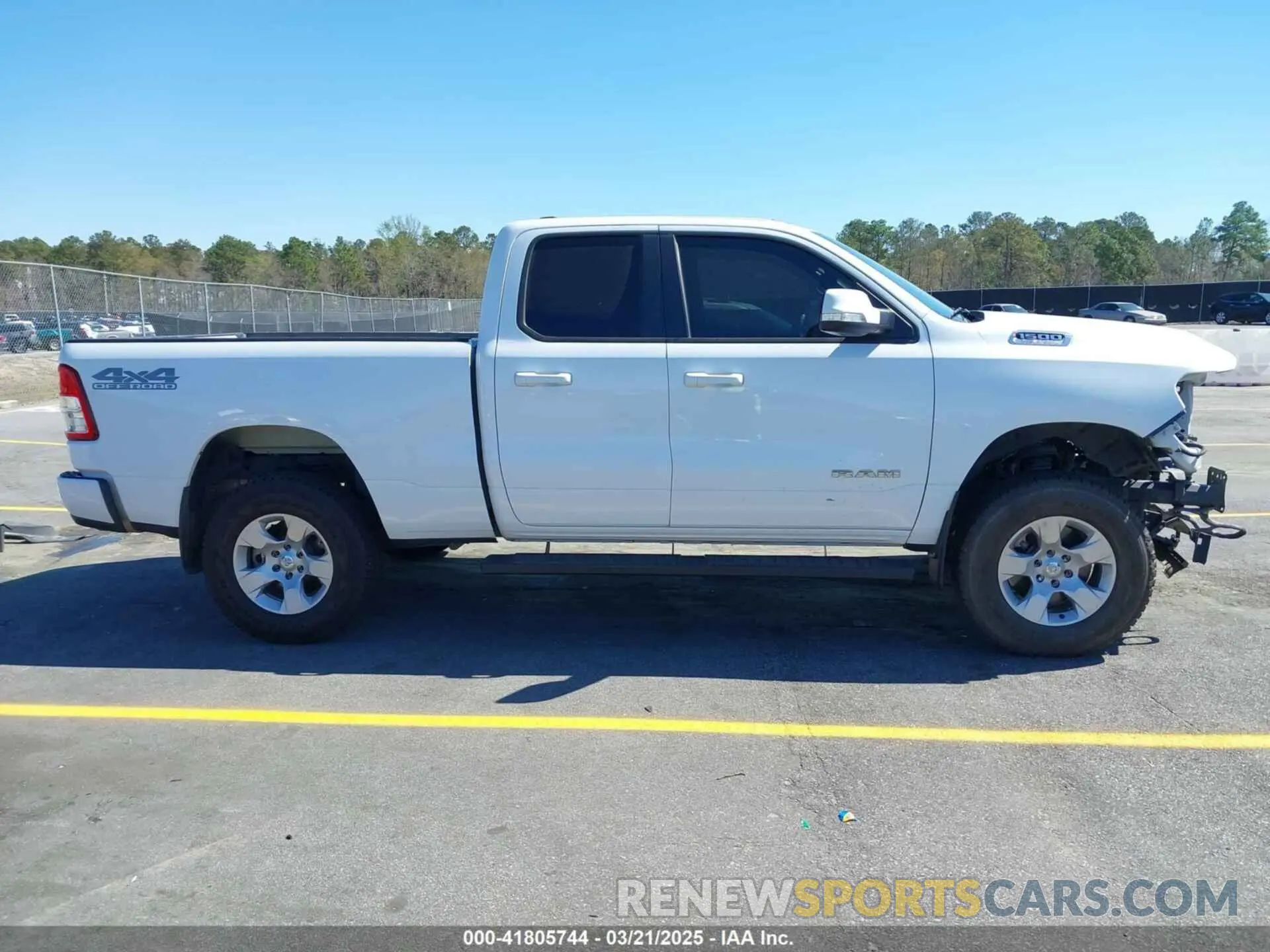 14 Photograph of a damaged car 1C6SRFBT1NN389824 RAM 1500 2022