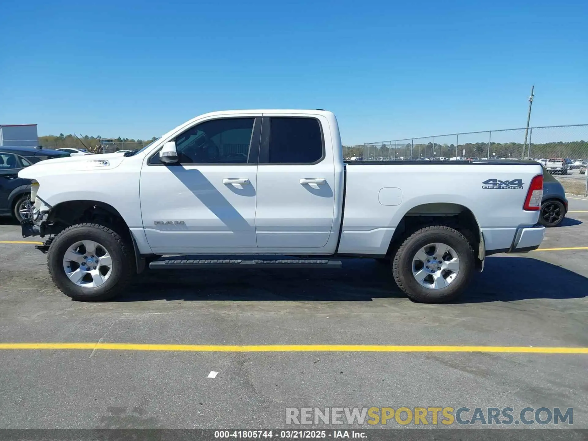 15 Photograph of a damaged car 1C6SRFBT1NN389824 RAM 1500 2022