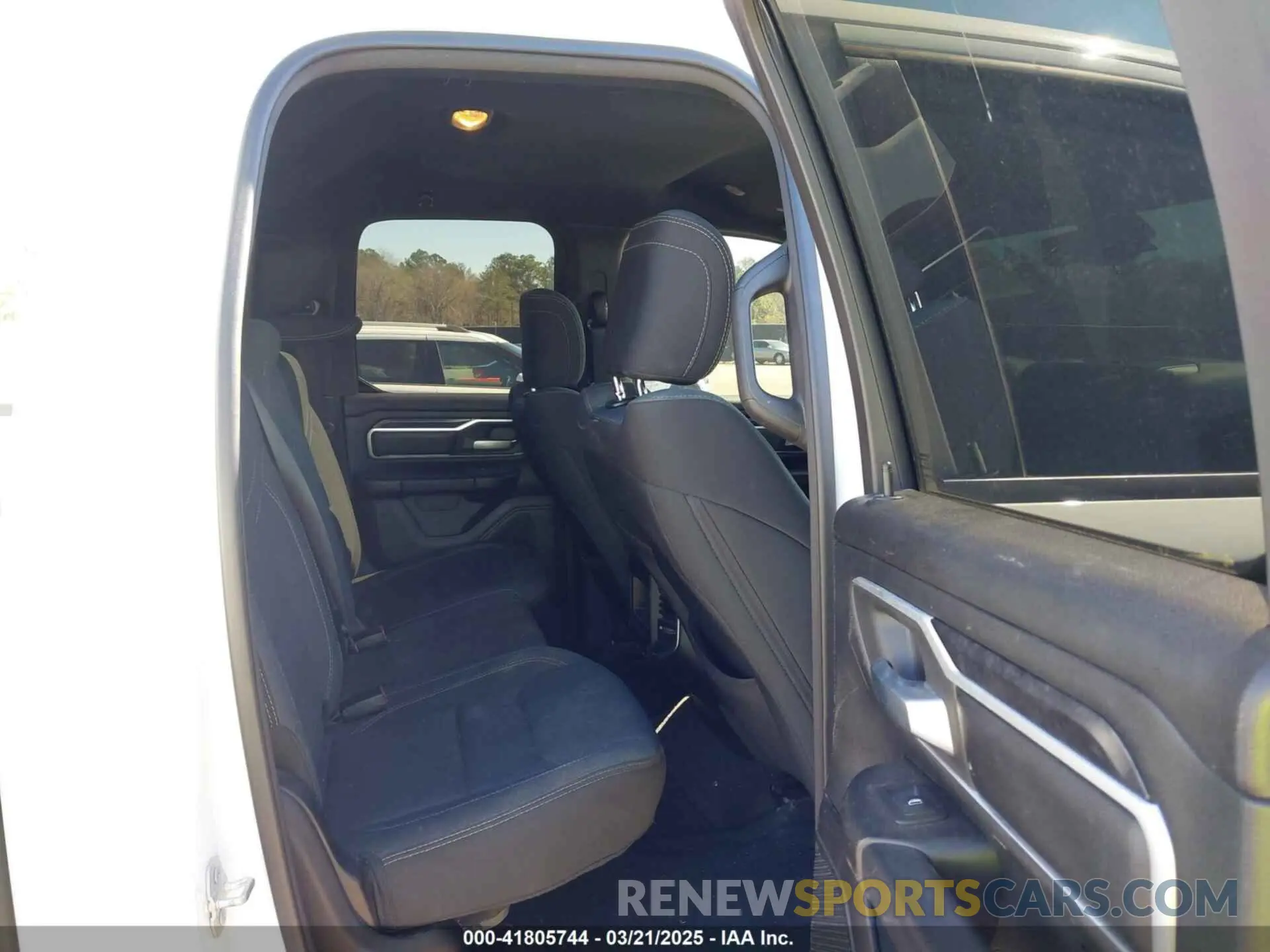 8 Photograph of a damaged car 1C6SRFBT1NN389824 RAM 1500 2022
