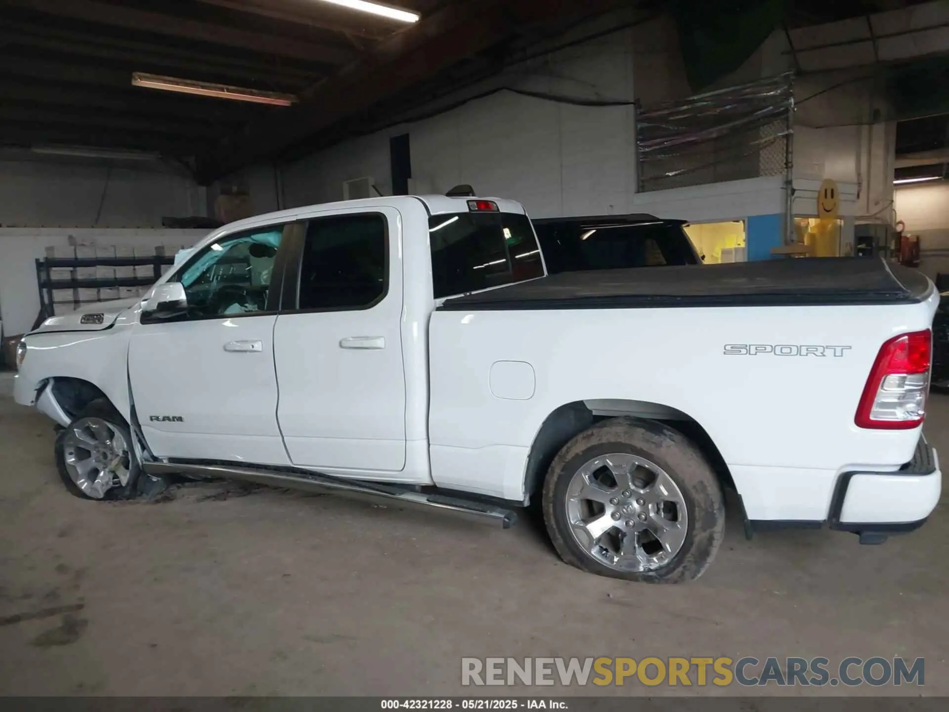 14 Photograph of a damaged car 1C6SRFBT2NN161749 RAM 1500 2022