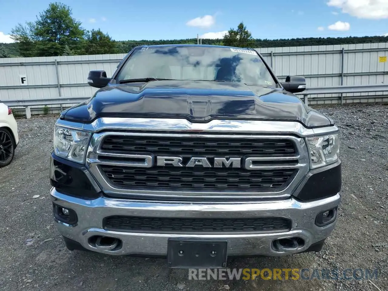 5 Photograph of a damaged car 1C6SRFBT2NN239009 RAM 1500 2022